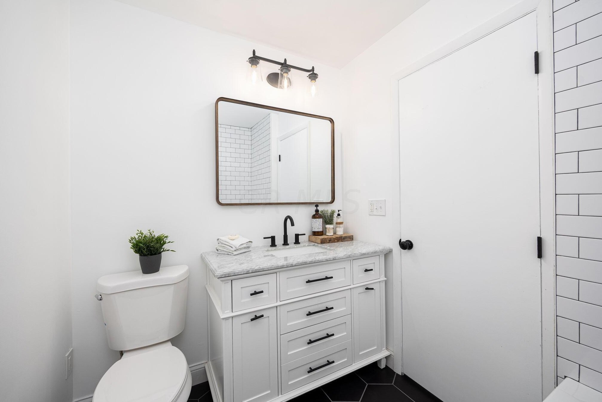 5481 Blue Ash Rd, Columbus OH  43229-3630 exterior