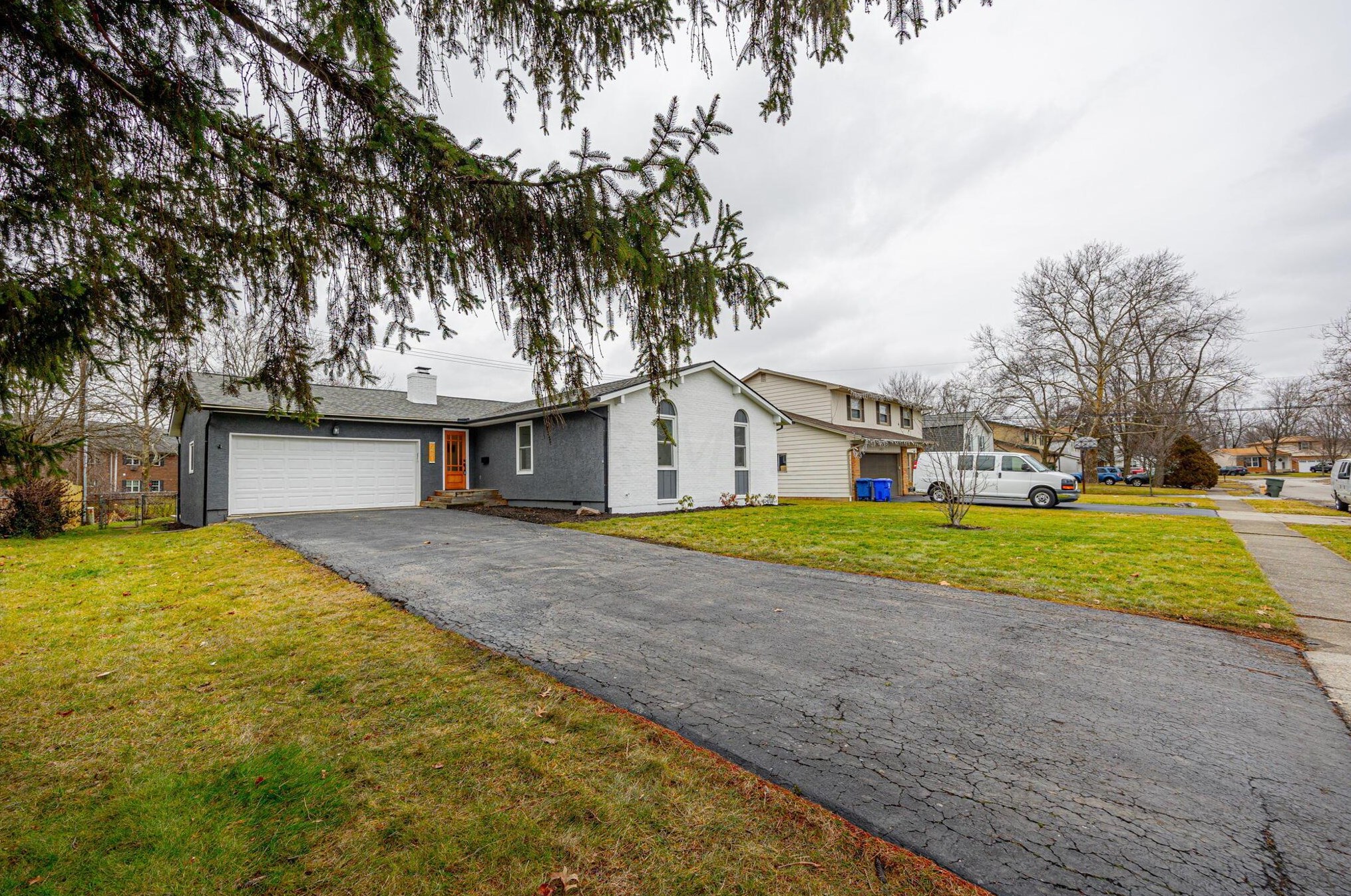 5481 Blue Ash Rd, Columbus OH  43229-3630 exterior