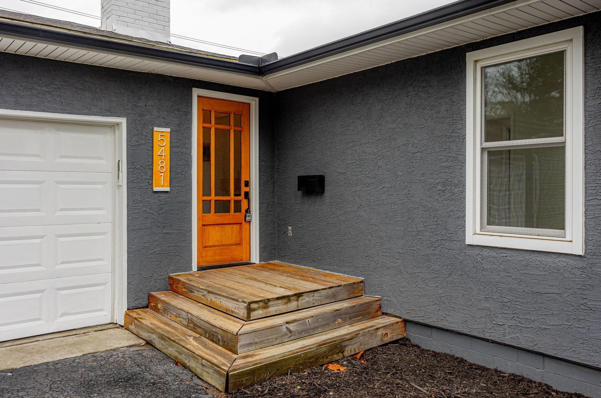 5481 Blue Ash Rd, Columbus OH  43229-3630 exterior