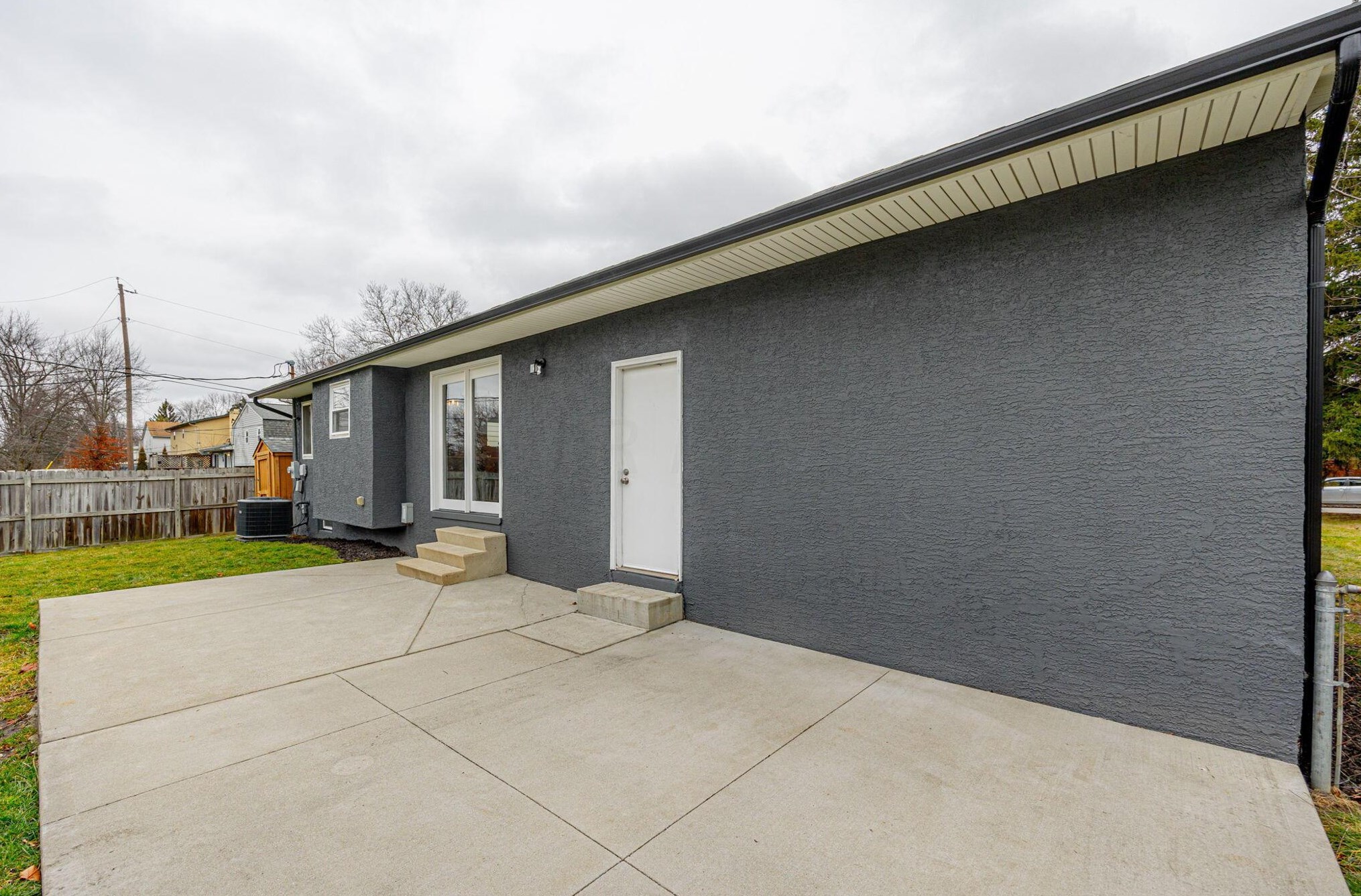 5481 Blue Ash Rd, Columbus OH  43229-3630 exterior