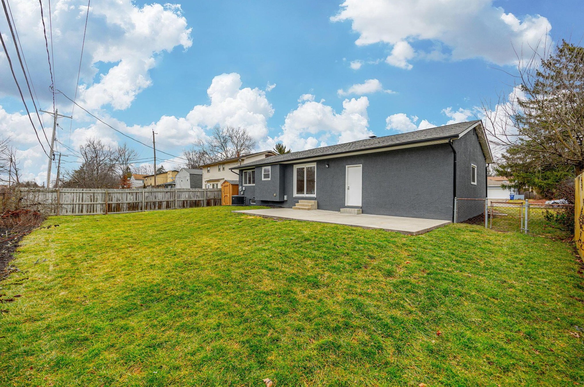 5481 Blue Ash Rd, Columbus OH  43229-3630 exterior