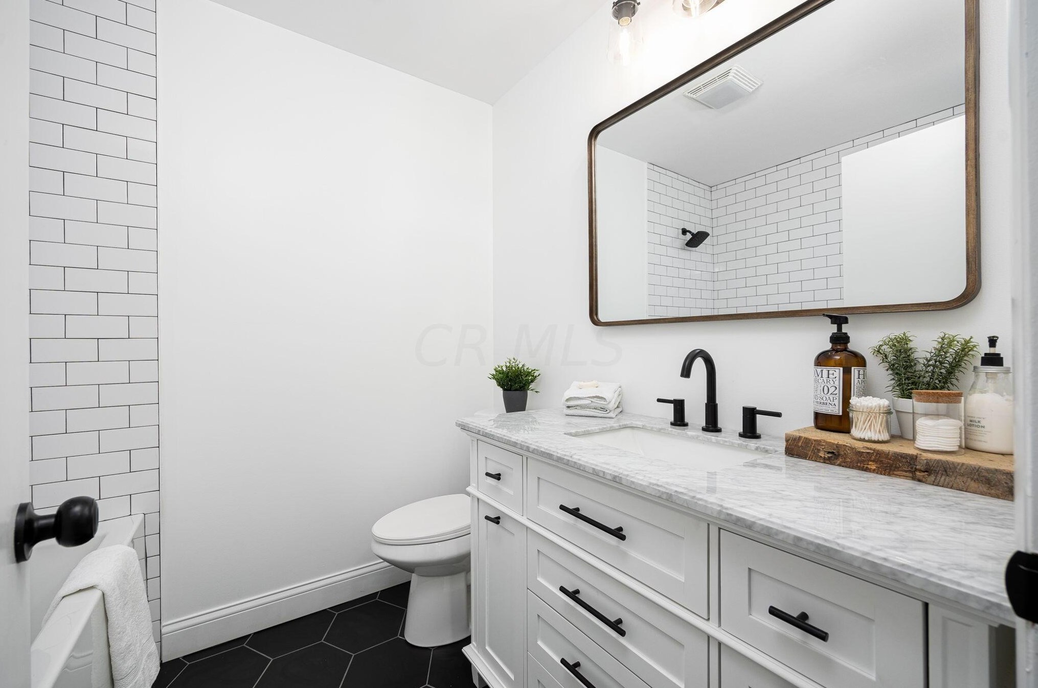 5481 Blue Ash Rd, Columbus OH  43229-3630 exterior