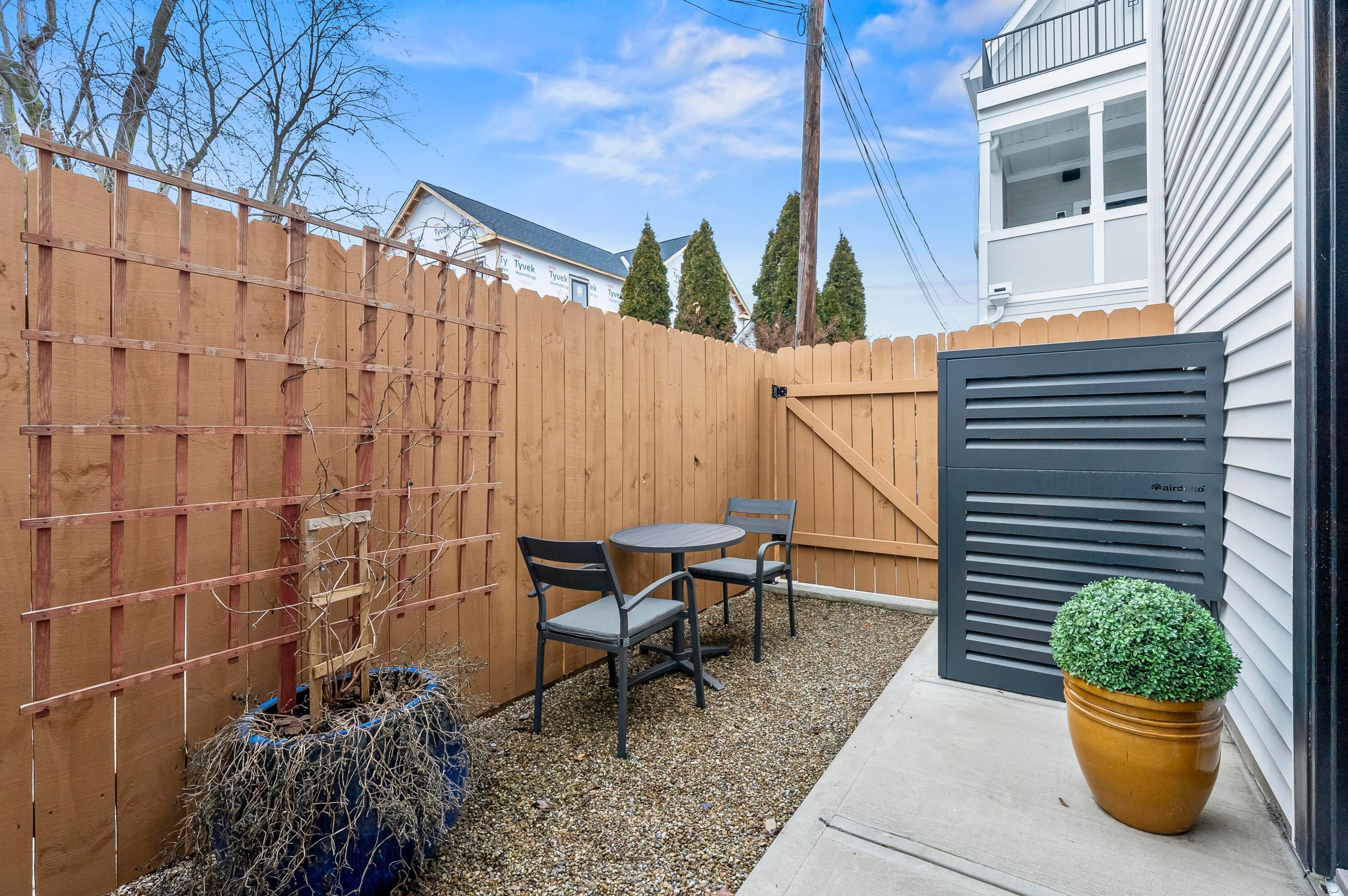 242 Thurman Ave, Columbus OH  43206-3580 exterior