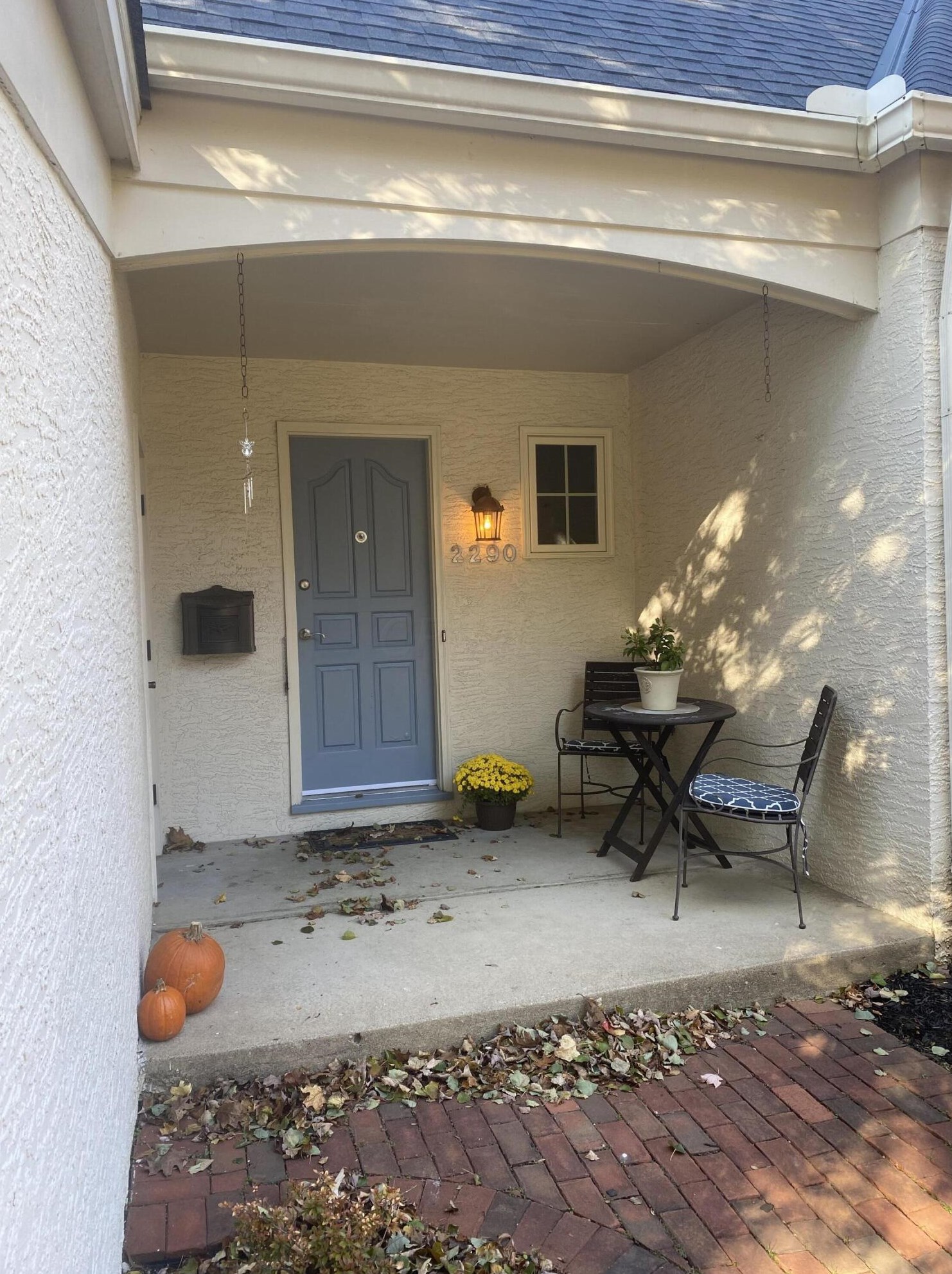 2290 Haverford Rd, Columbus OH  43220-4320 exterior