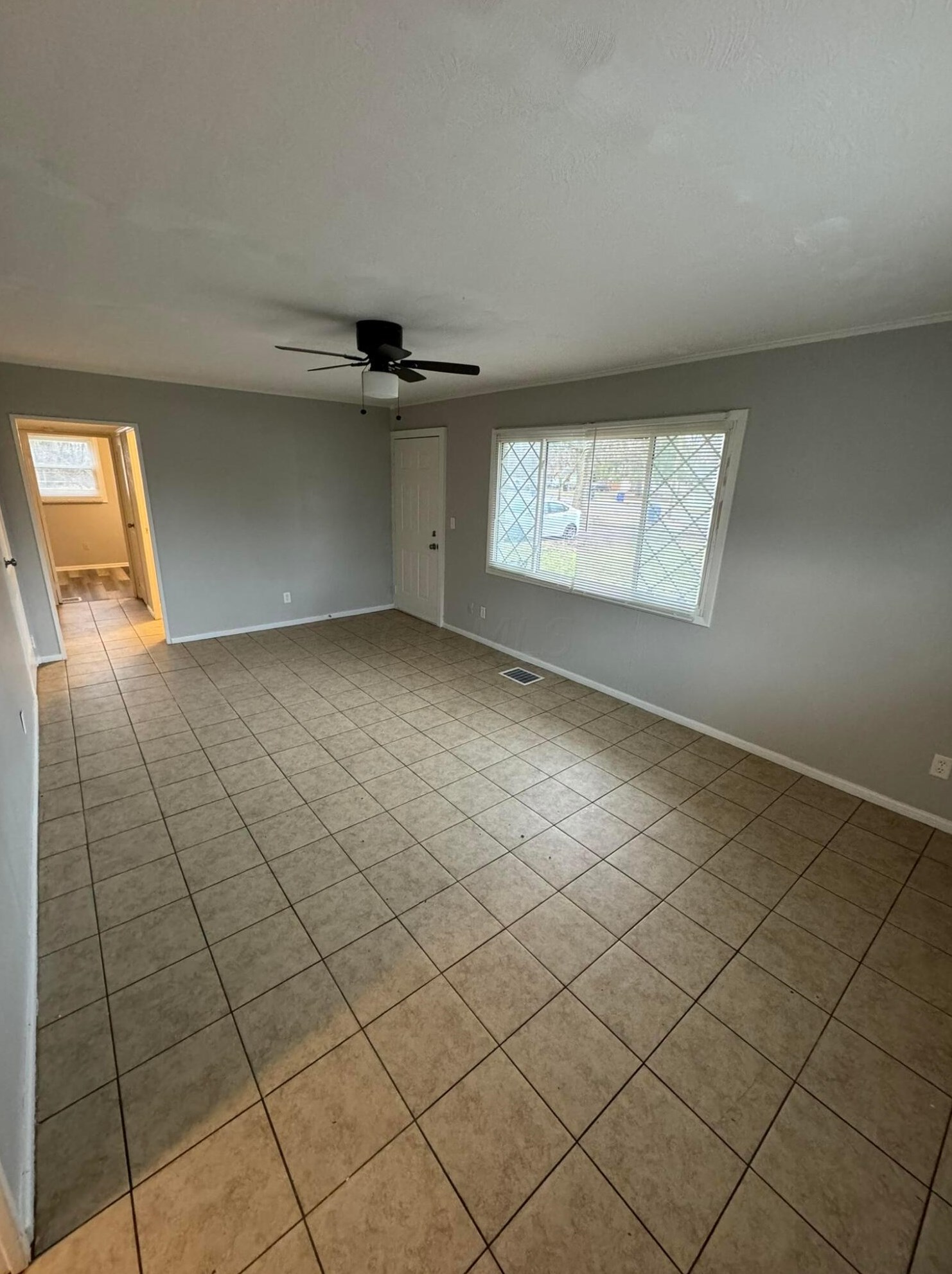 903 Hampton Rd, Columbus OH  43227-1087 exterior