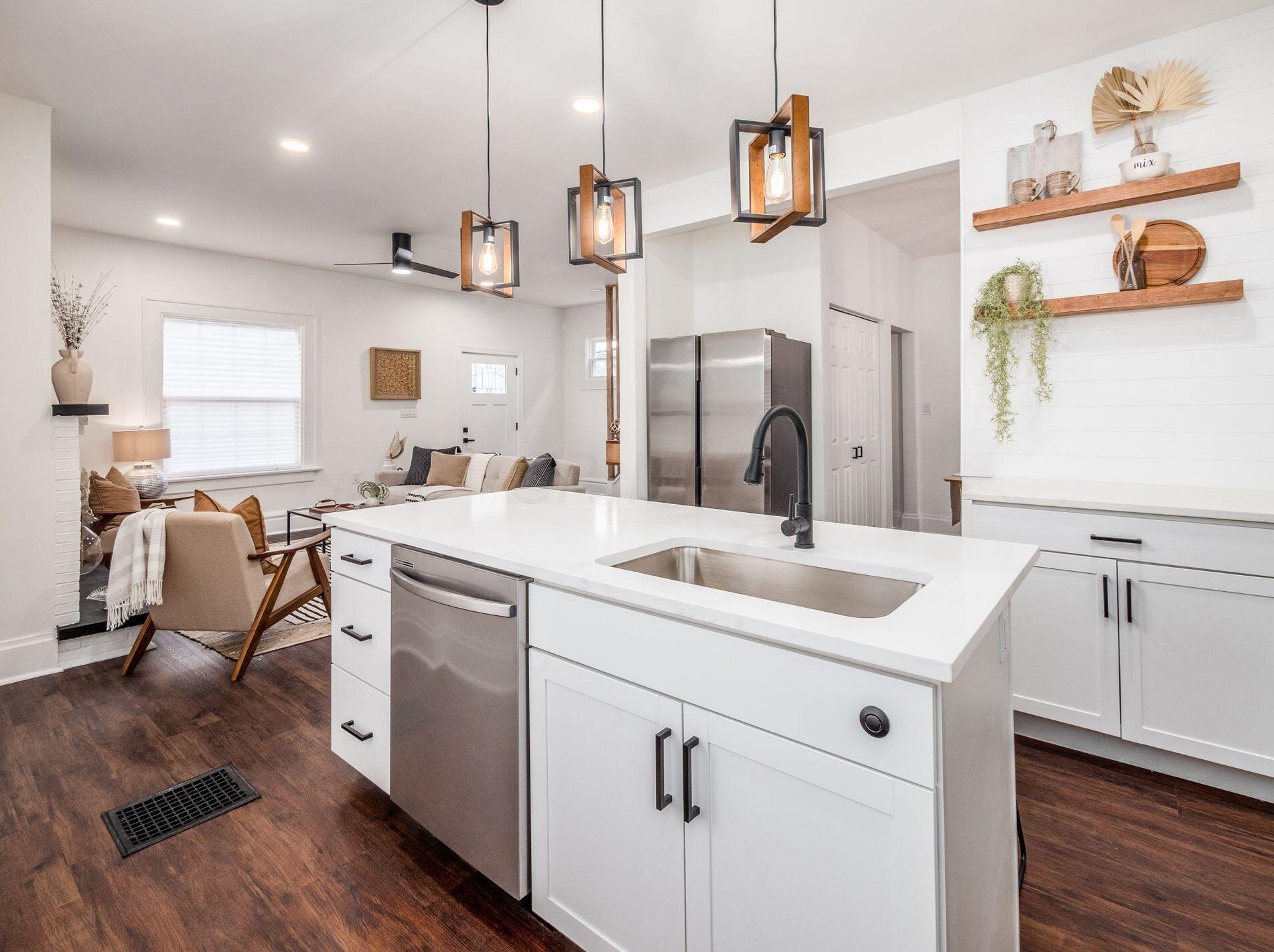 1111 Whittier St, Columbus OH  43206-3140 exterior