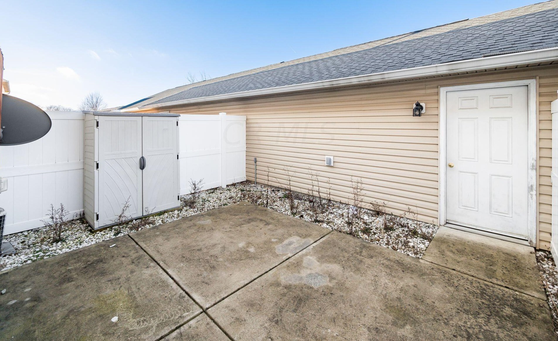 359 Oxford Oak Dr, Blacklick OH  43004-8484 exterior
