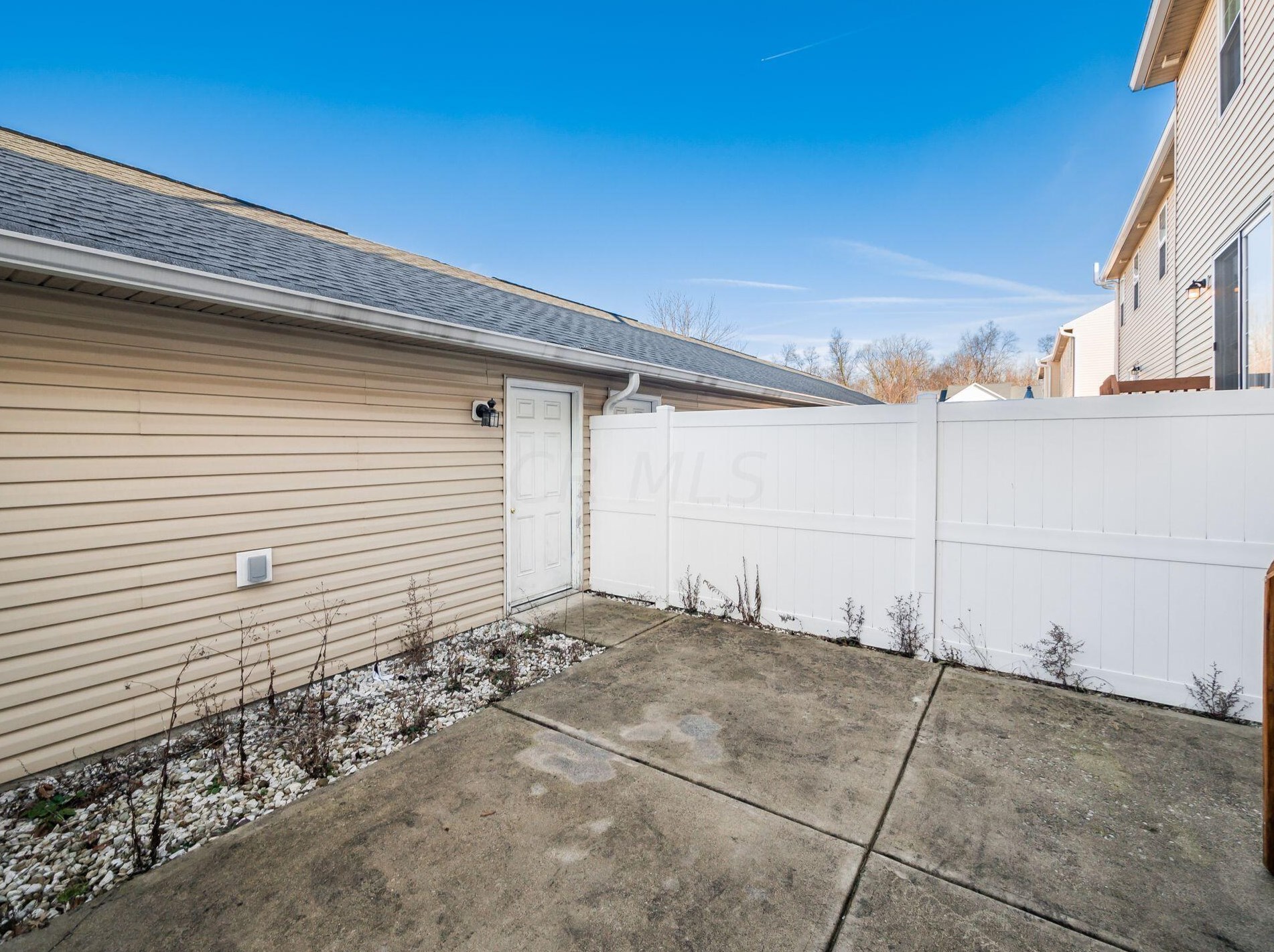 359 Oxford Oak Dr, Blacklick OH  43004-8484 exterior