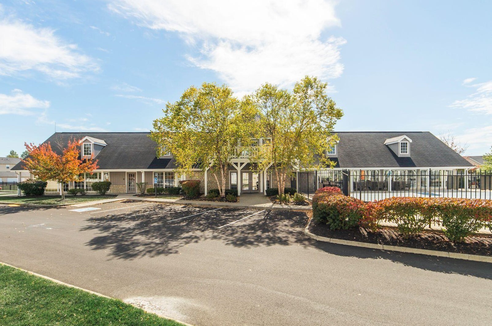 359 Oxford Oak Dr, Blacklick OH  43004-8484 exterior