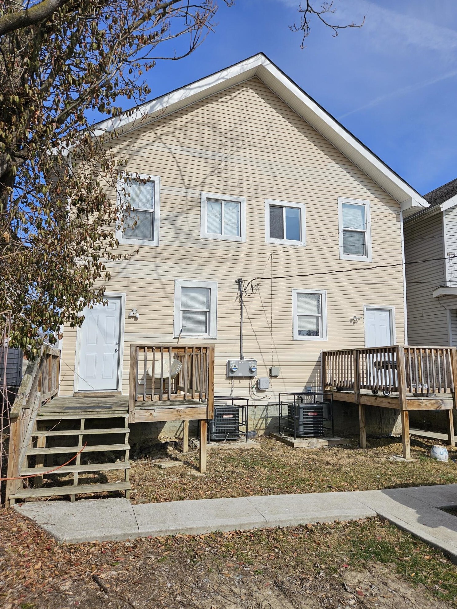 1501 Duxberry Ave, Columbus OH 43211-1619 exterior