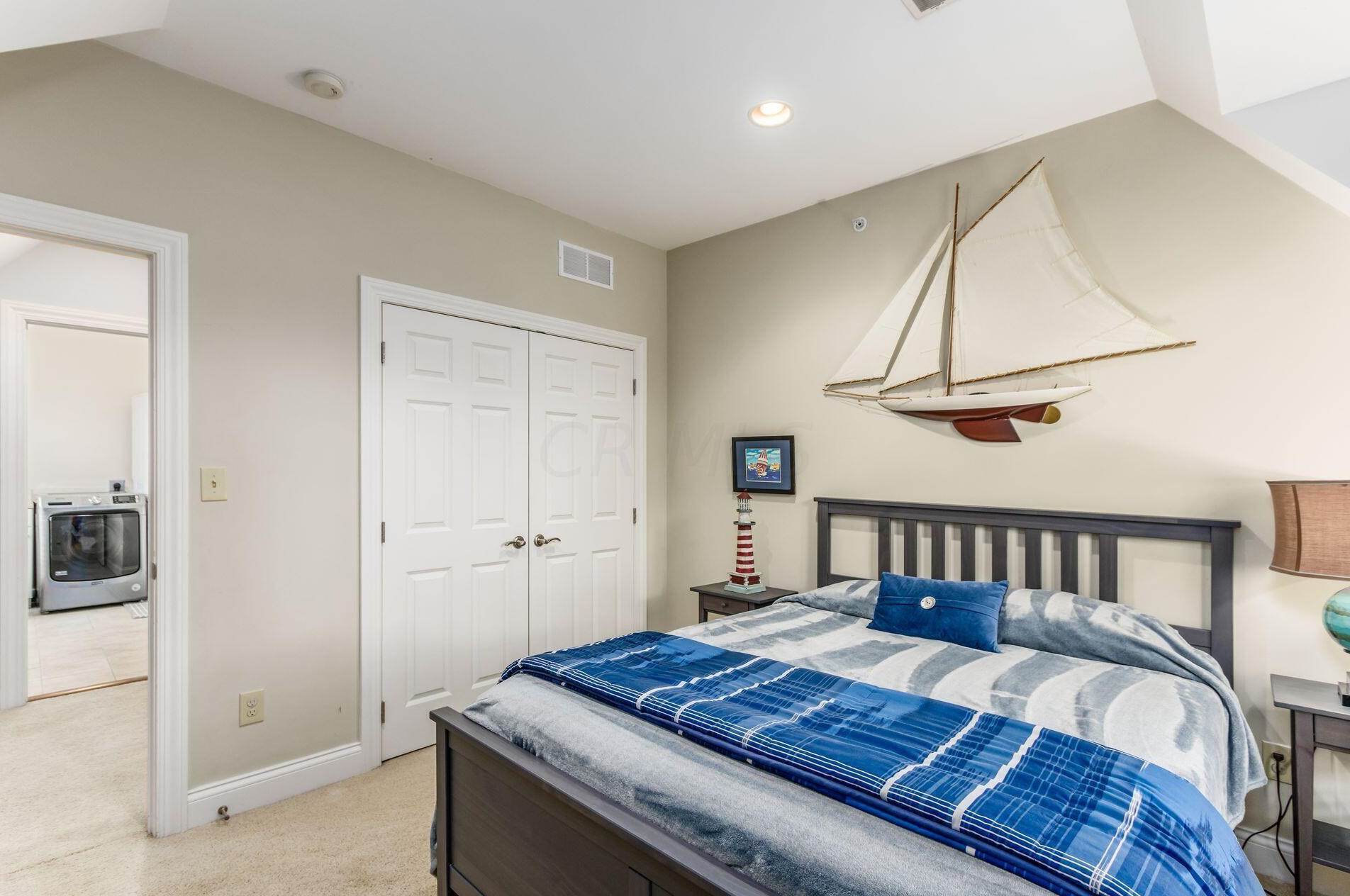 2453 Cambridge Blvd, Columbus OH  43221-4023 exterior