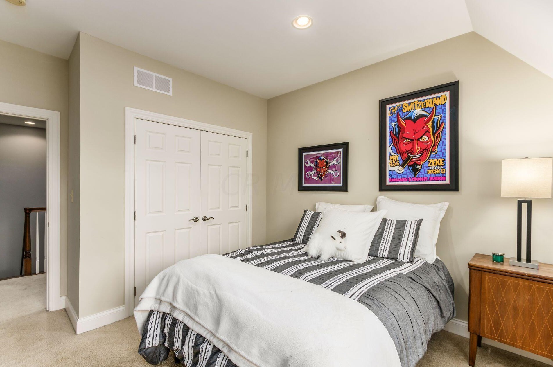 2453 Cambridge Blvd, Columbus OH  43221-4023 exterior