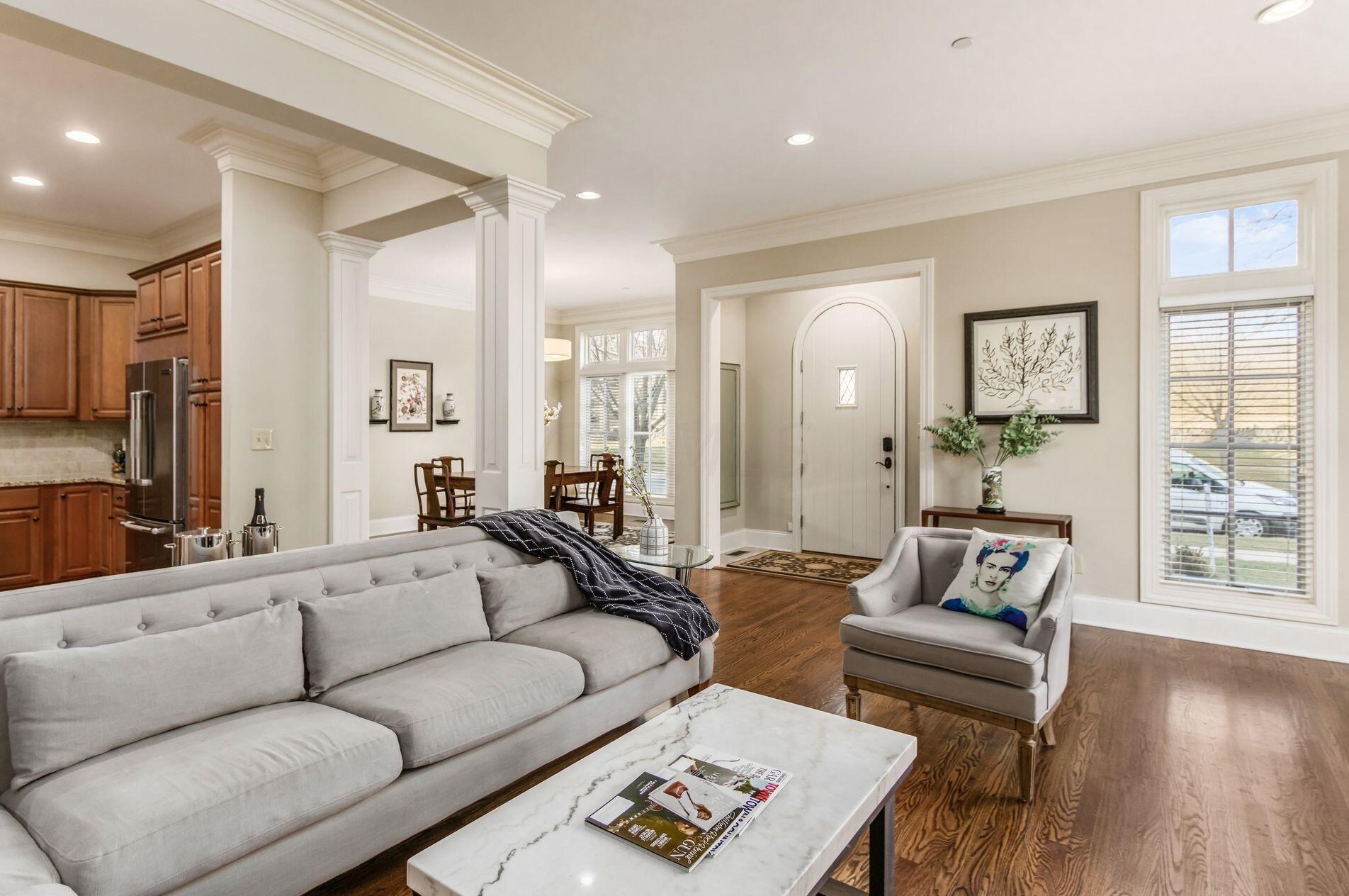 2453 Cambridge Blvd, Columbus OH  43221-4023 exterior