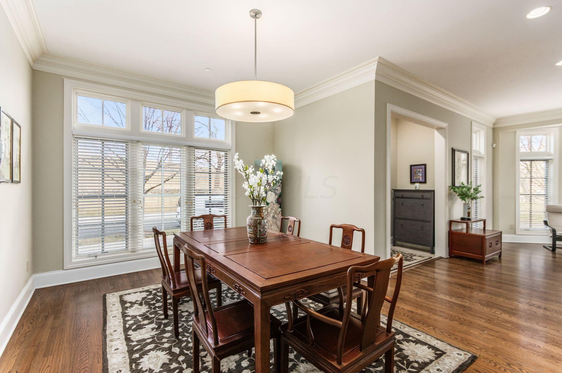 2453 Cambridge Blvd, Columbus OH  43221-4023 exterior