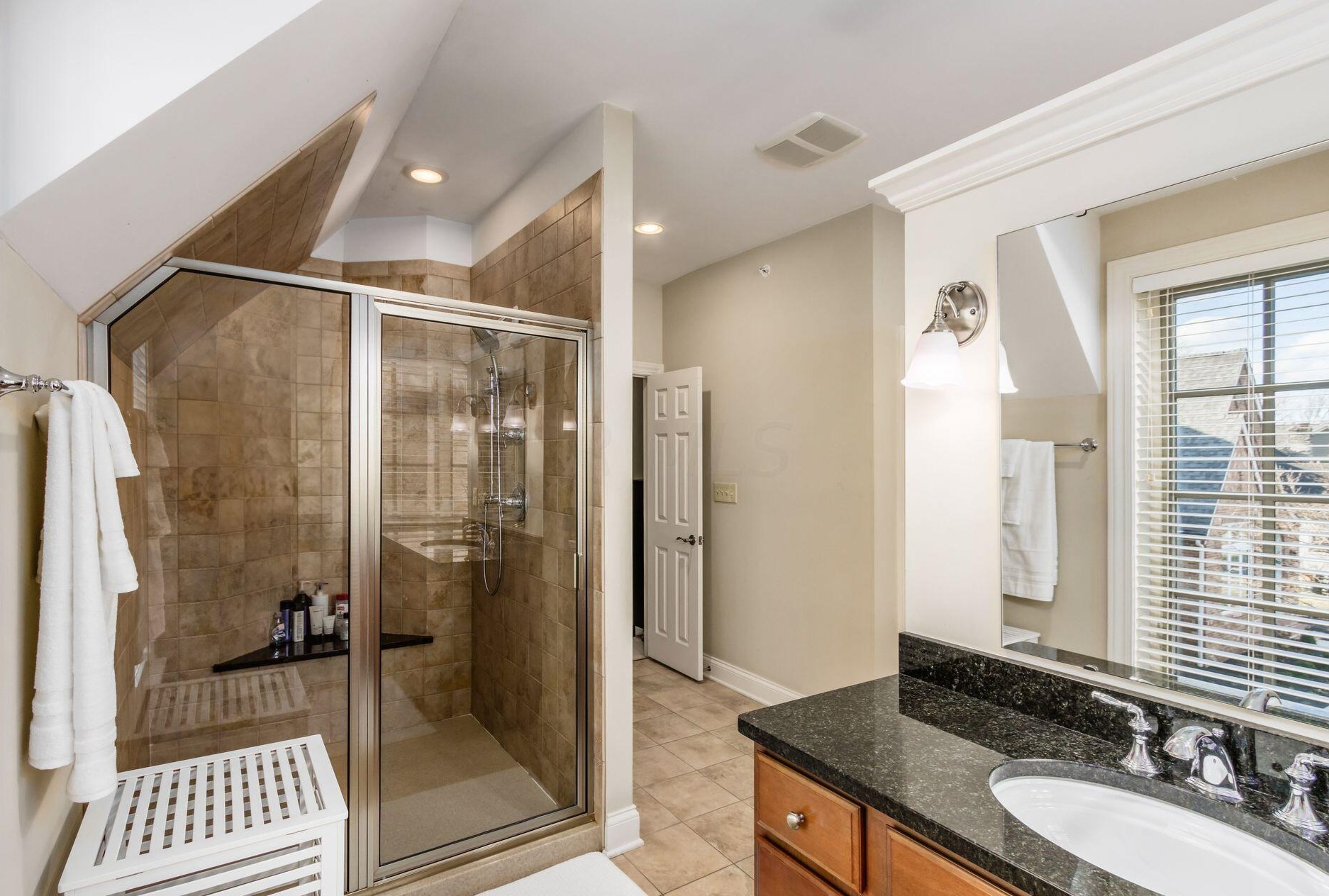 2453 Cambridge Blvd, Columbus OH  43221-4023 exterior