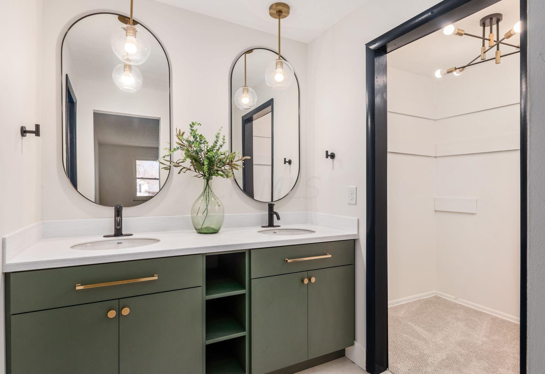 835 Colony Way, Columbus OH  43235-1755 exterior