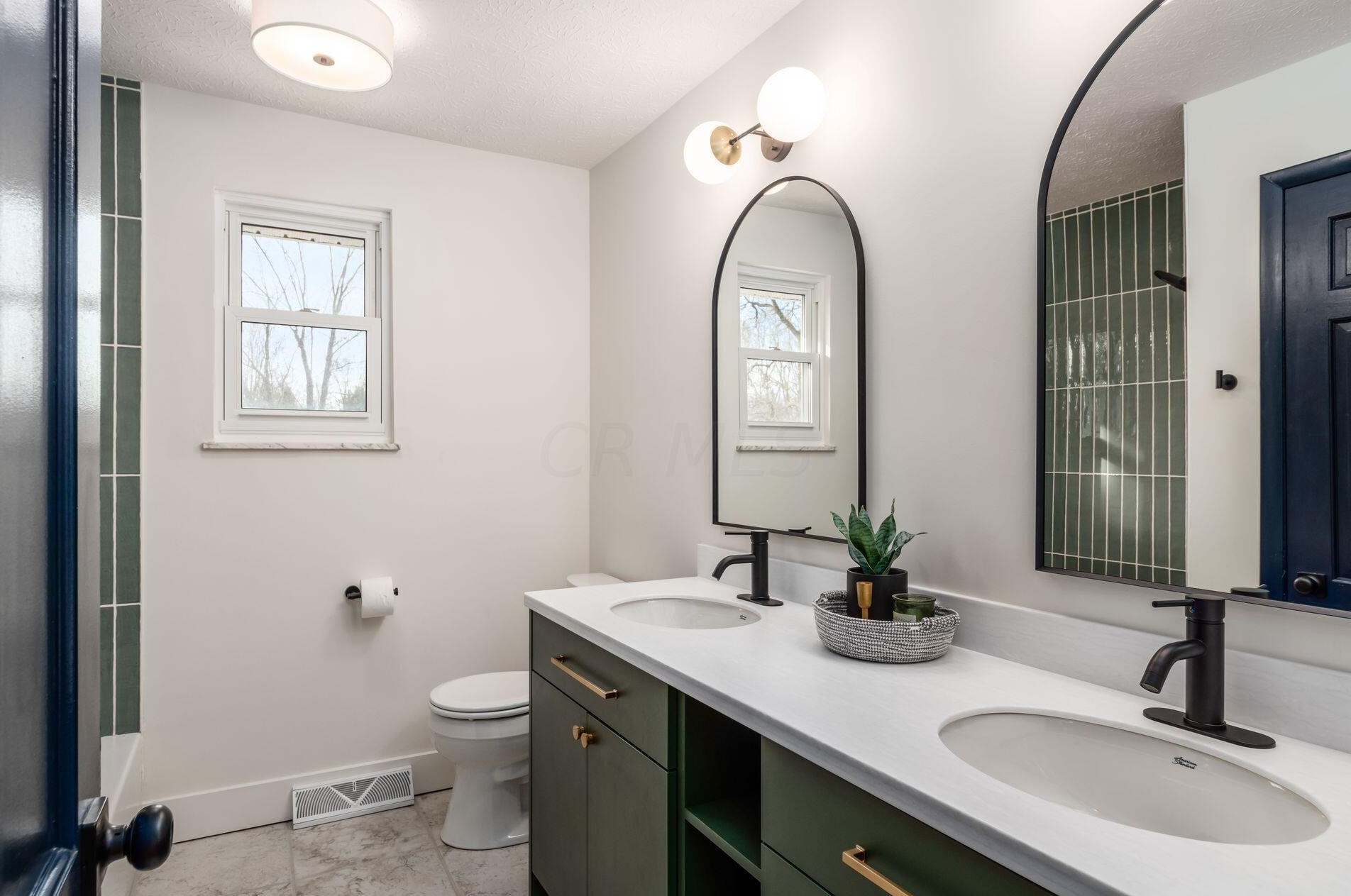 835 Colony Way, Columbus OH  43235-1755 exterior