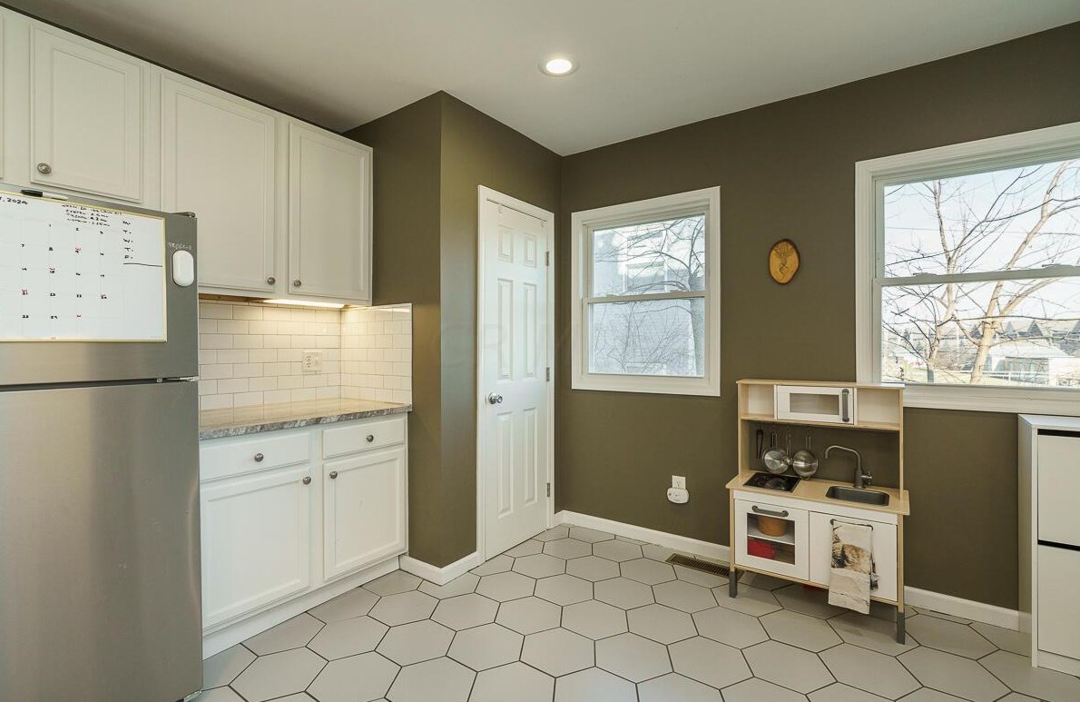 866 Blvd, Columbus OH 43221-2902 exterior