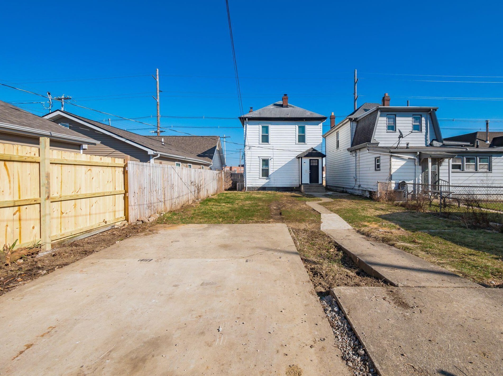 155 Wheatland Ave, Columbus OH  43204-3776 exterior