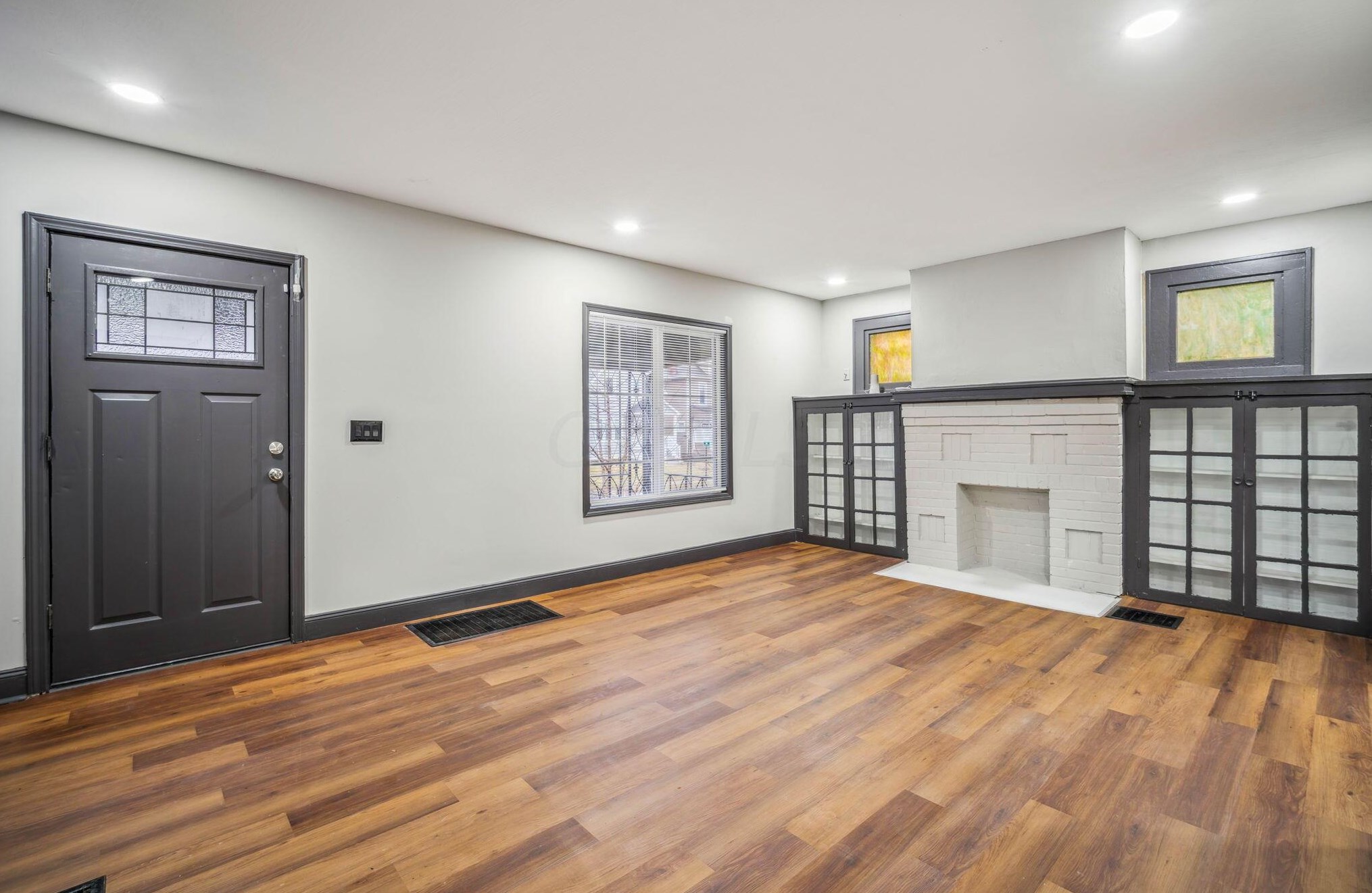 153 Clarendon Ave, Columbus OH 43223-1005 exterior