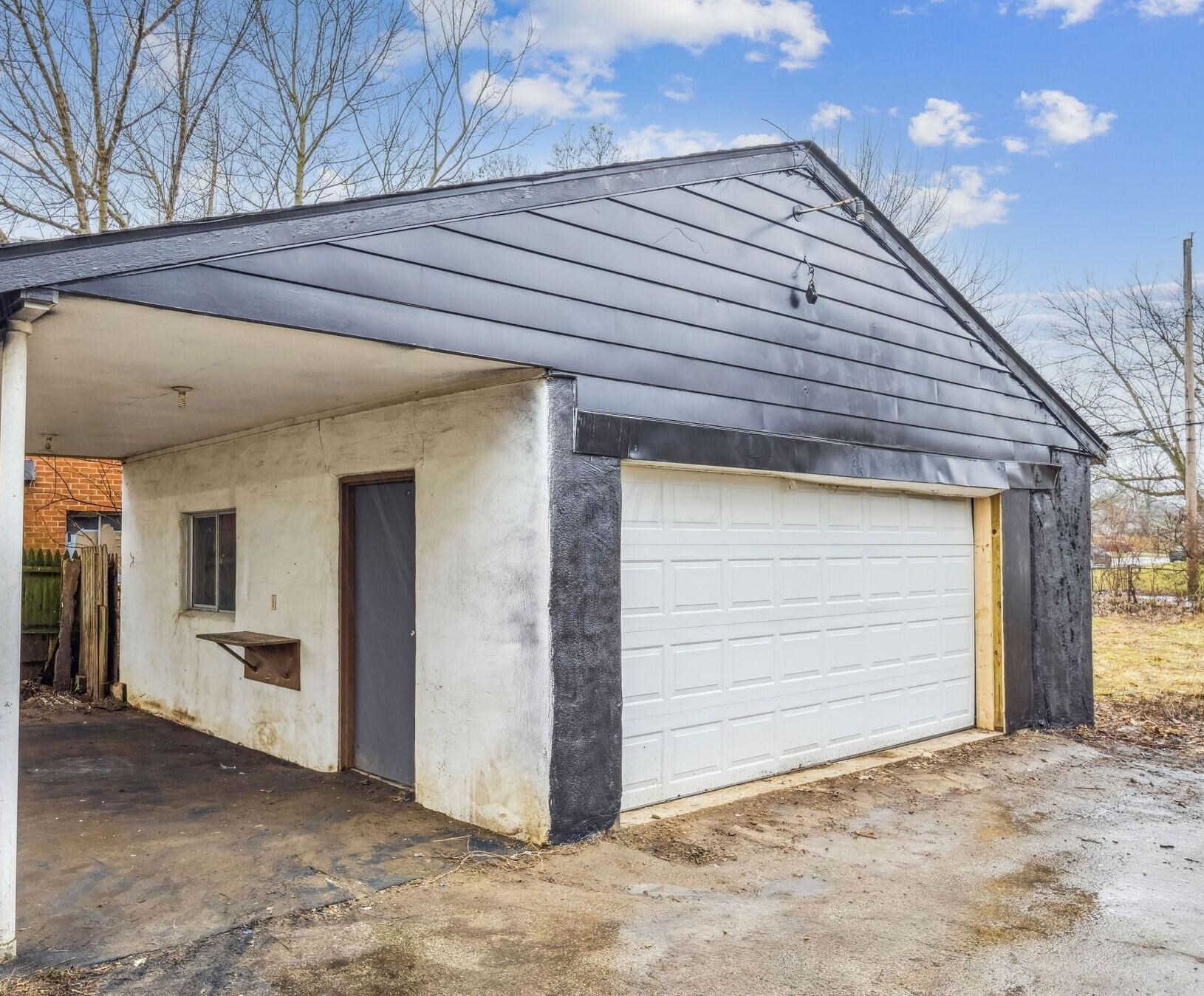 153 Clarendon Ave, Columbus OH 43223-1005 exterior