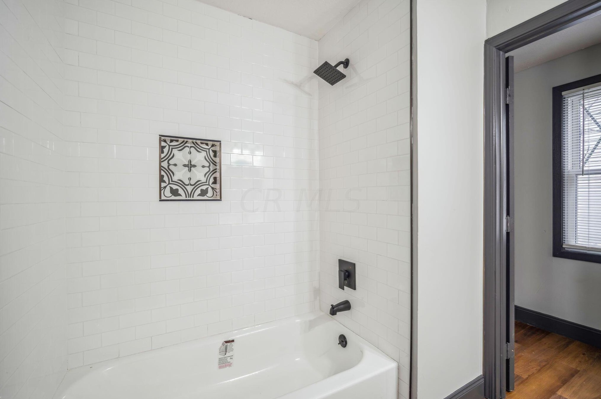 153 Clarendon Ave, Columbus OH 43223-1005 exterior