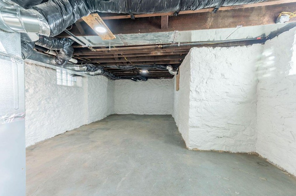 936 Bellows Ave, Columbus OH  43223-1514 exterior