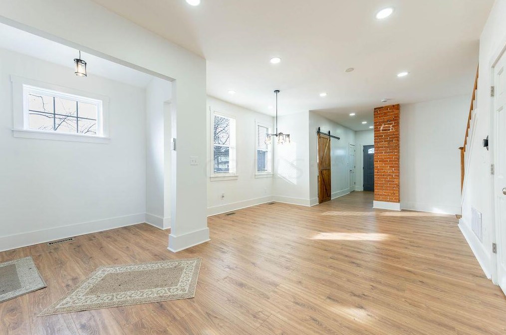 936 Bellows Ave, Columbus OH  43223-1514 exterior