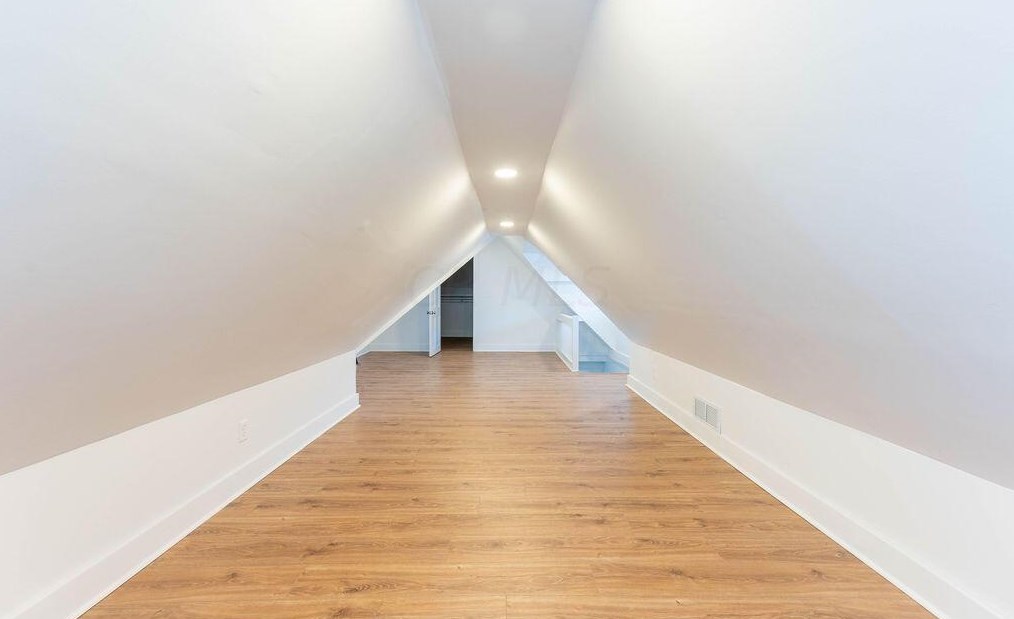 936 Bellows Ave, Columbus OH  43223-1514 exterior