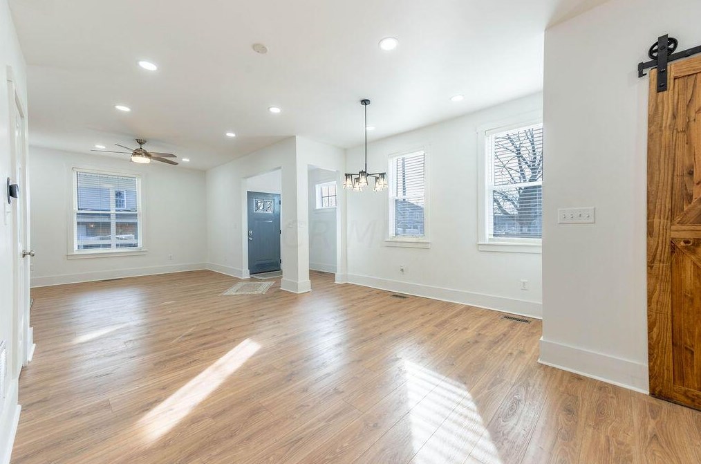 936 Bellows Ave, Columbus OH  43223-1514 exterior