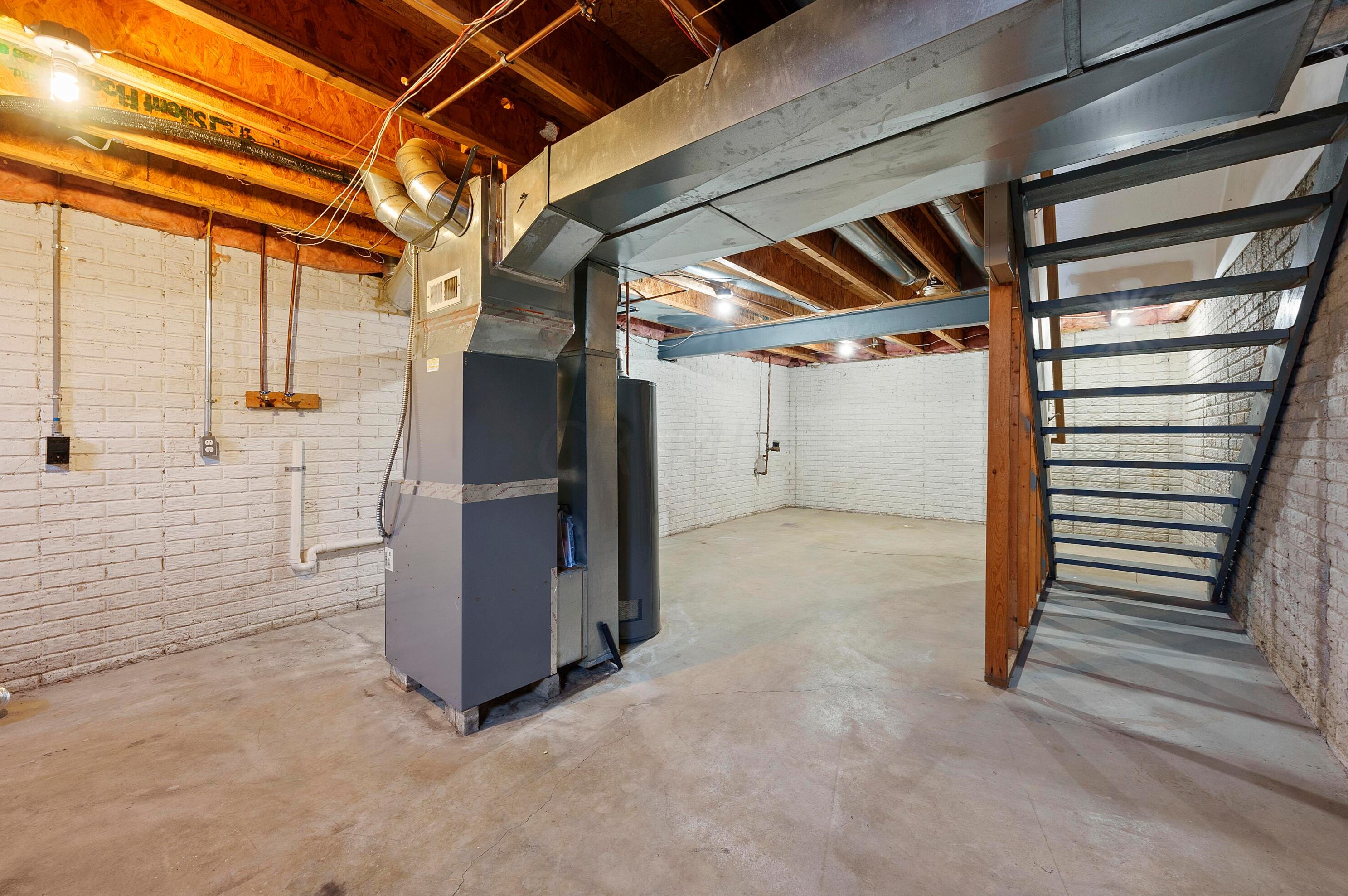 1511 Brookforest Dr, Columbus OH  43204-5027 exterior