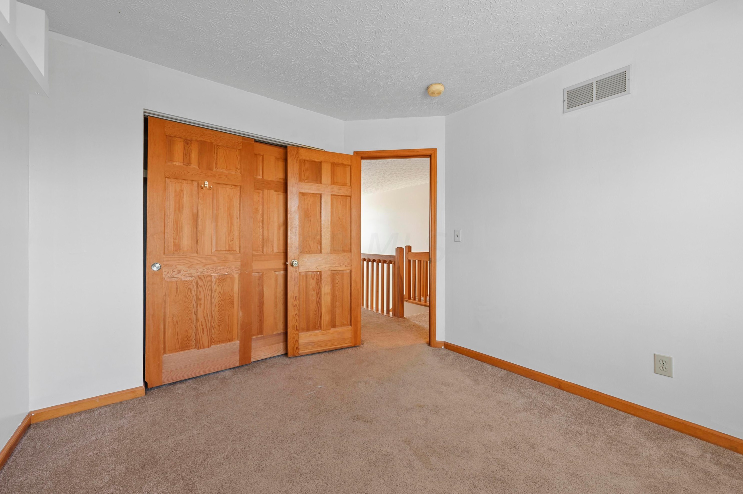 1511 Brookforest Dr, Columbus OH  43204-5027 exterior