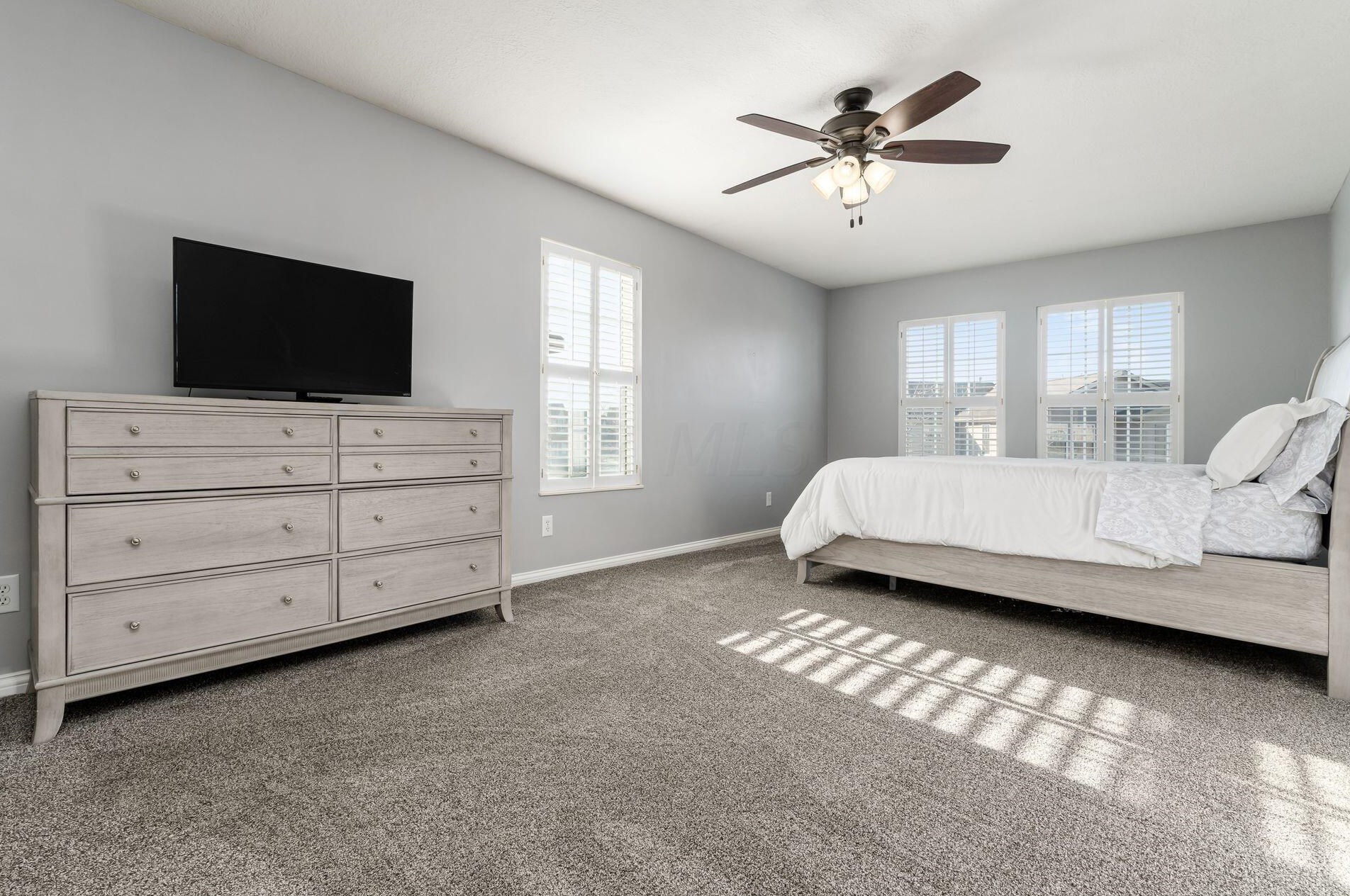 574 Chadwood Dr, Columbus OH  43230-6255 exterior