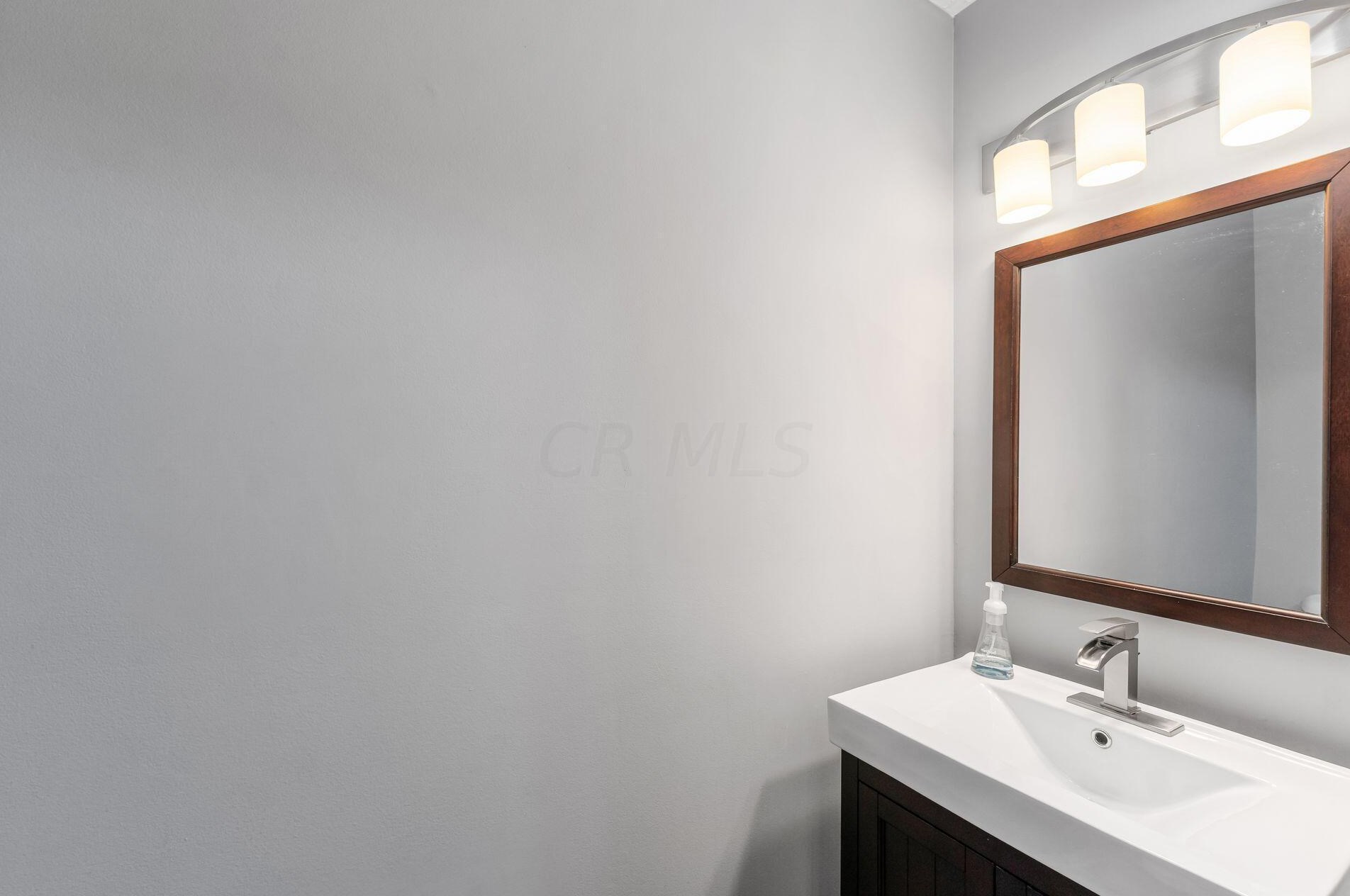 574 Chadwood Dr, Columbus OH  43230-6255 exterior