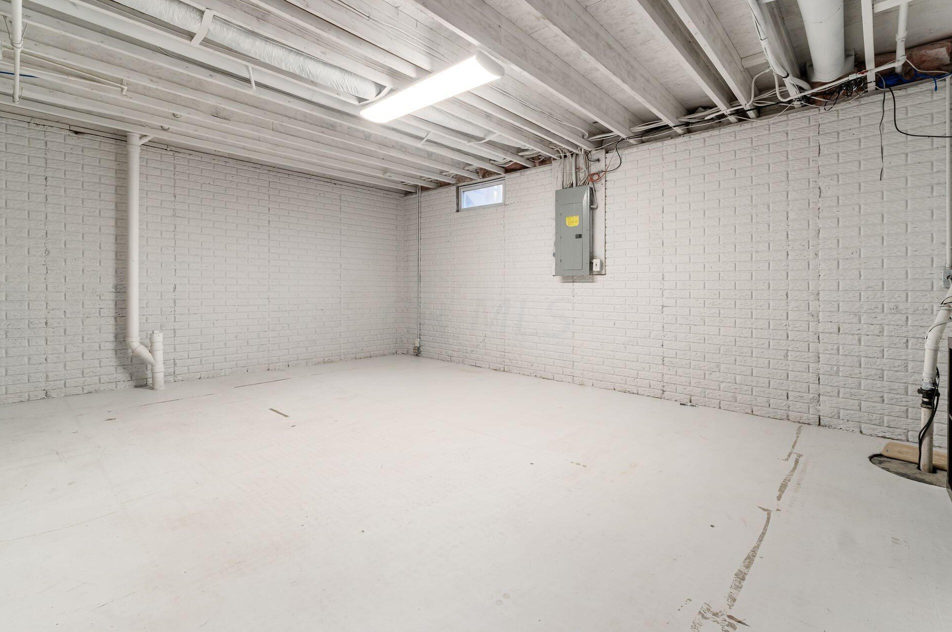 574 Chadwood Dr, Columbus OH  43230-6255 exterior