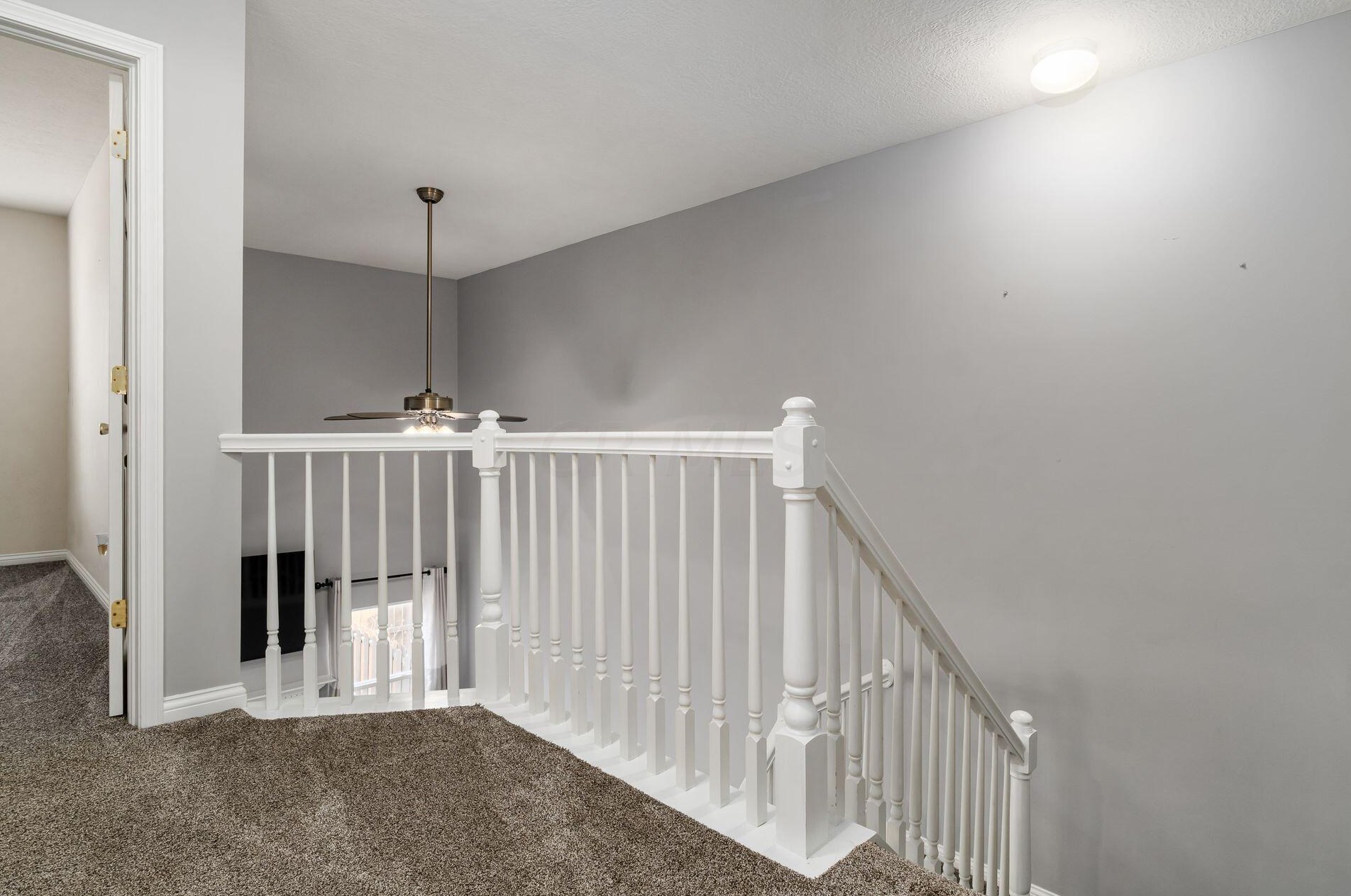 574 Chadwood Dr, Columbus OH  43230-6255 exterior