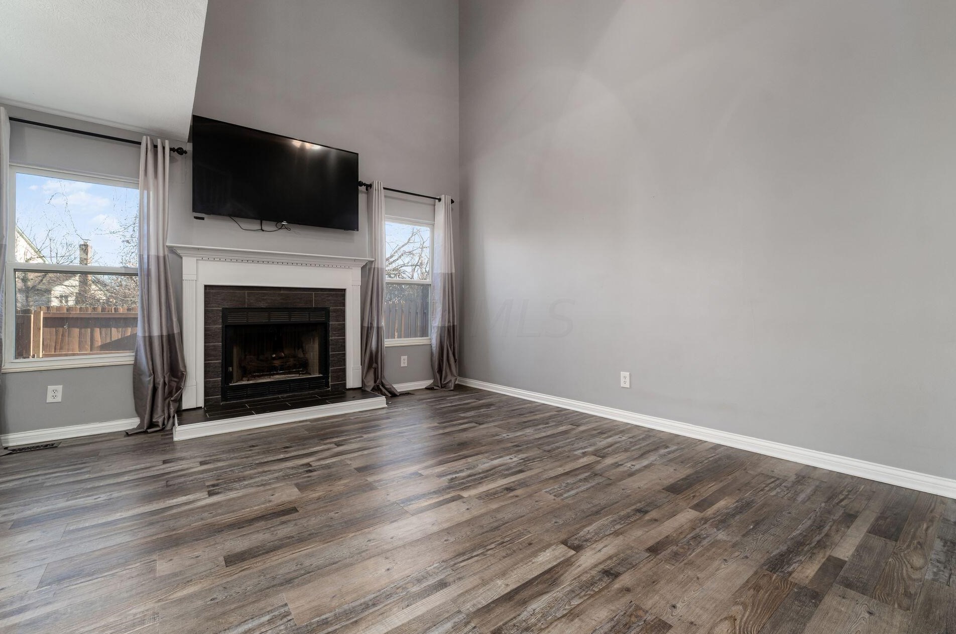 574 Chadwood Dr, Columbus OH  43230-6255 exterior