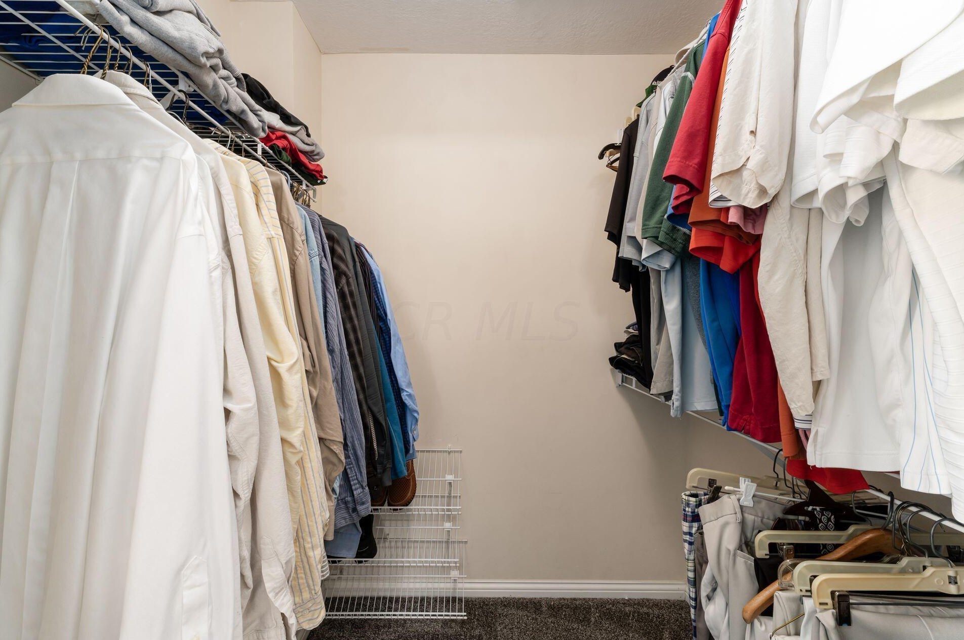 574 Chadwood Dr, Columbus OH  43230-6255 exterior