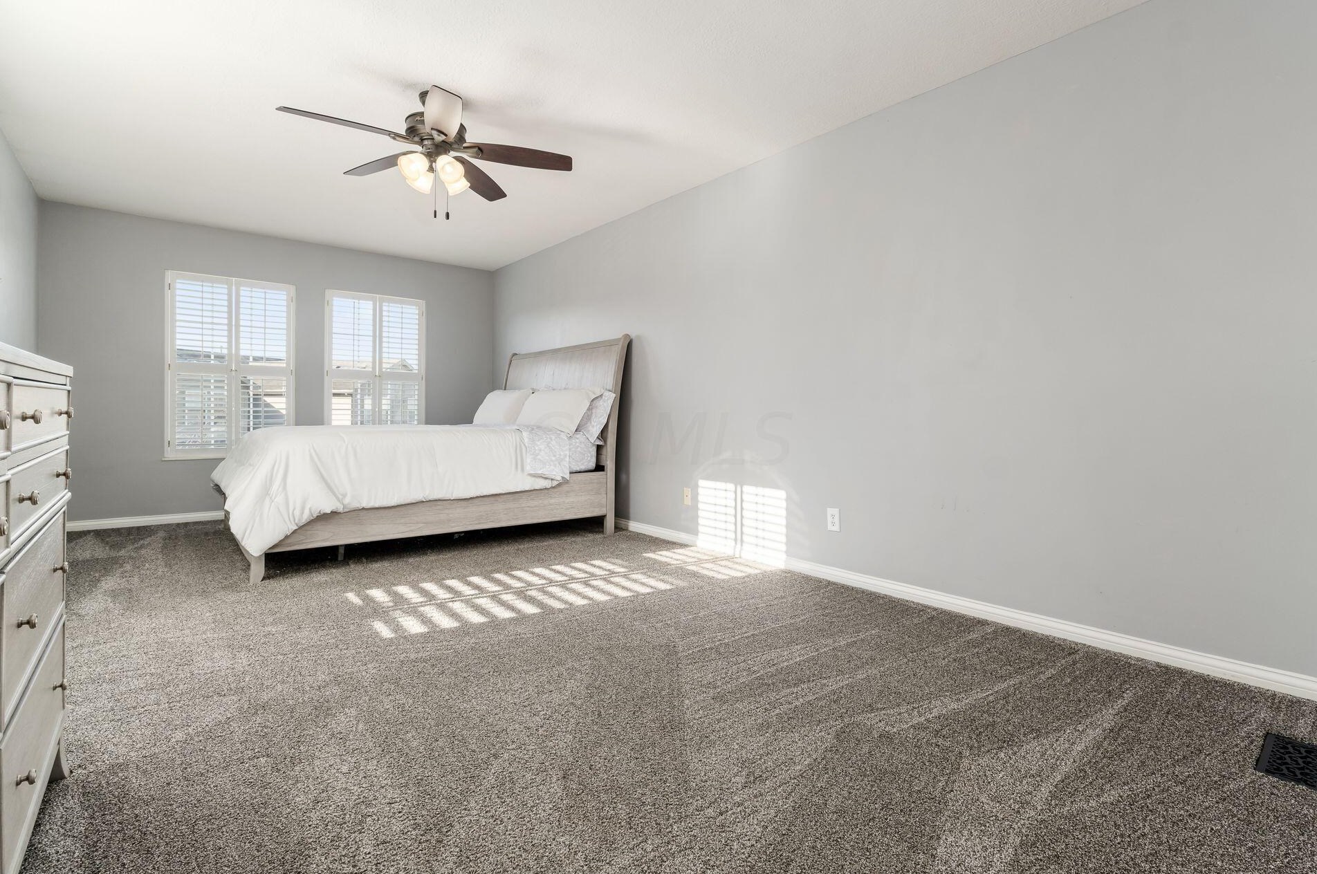 574 Chadwood Dr, Columbus OH  43230-6255 exterior