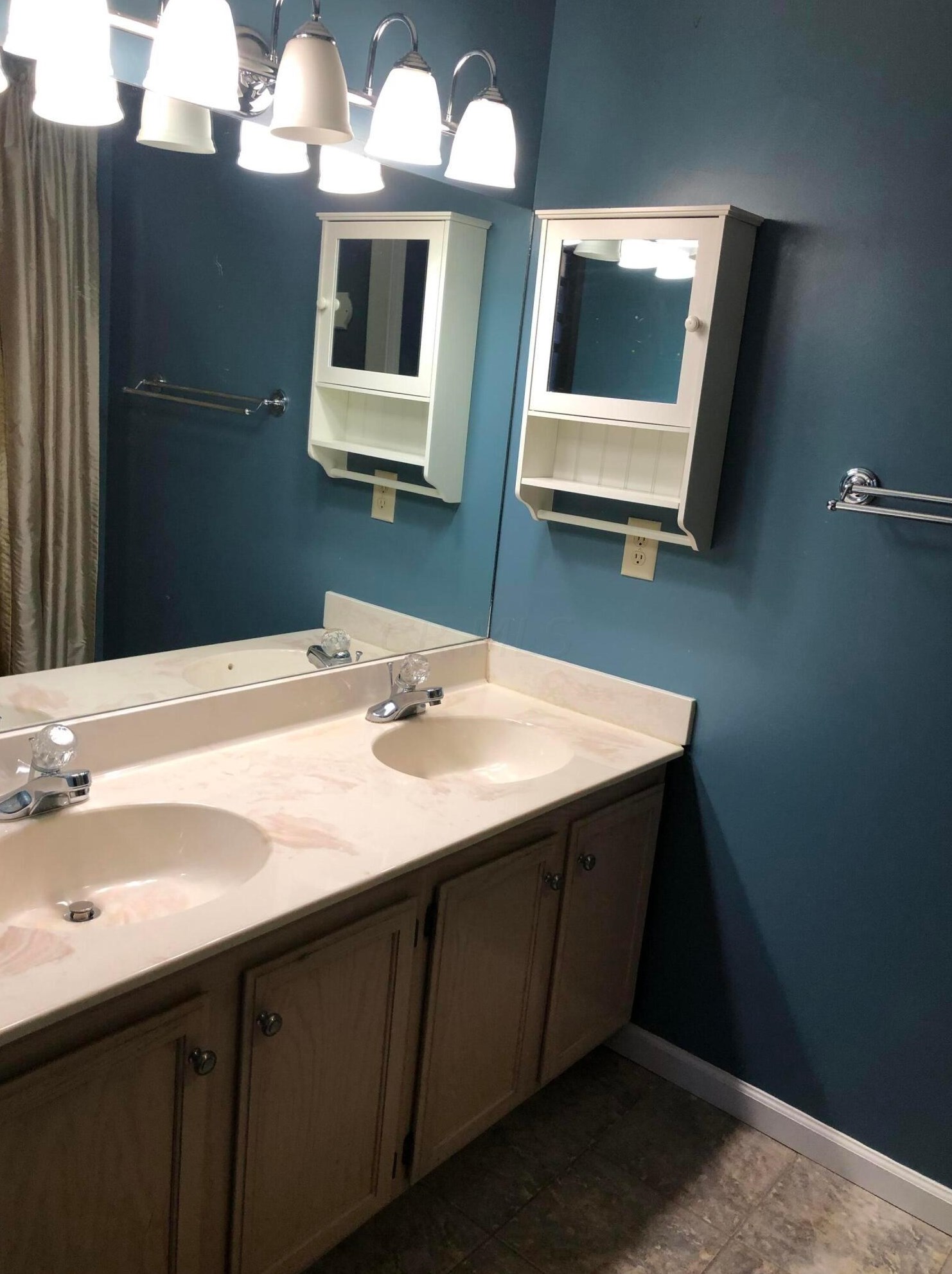 124 Coventry Ct, Lancaster OH  43130-4135 exterior