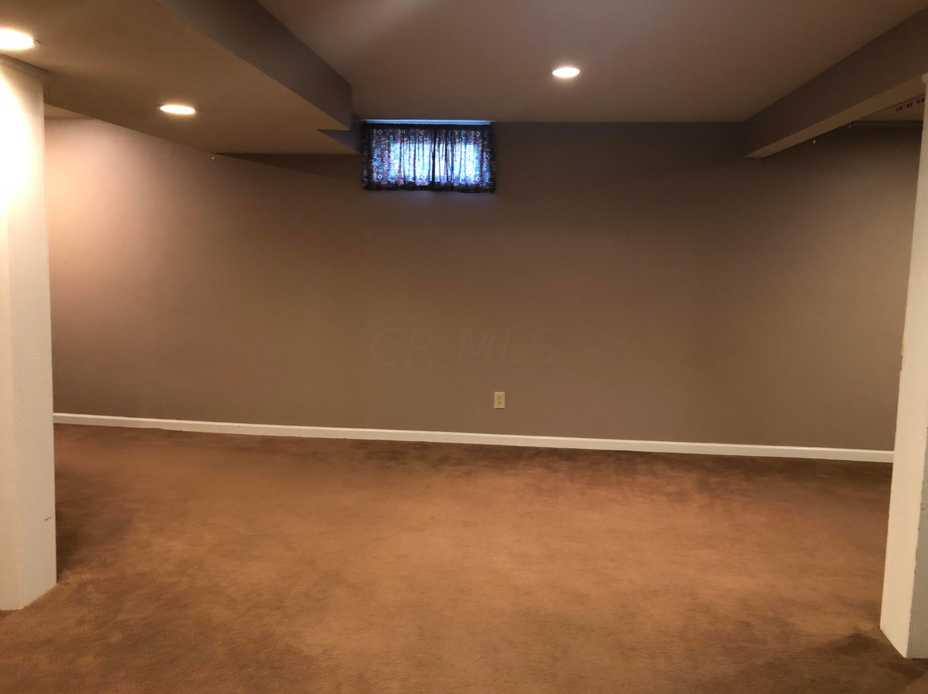 124 Coventry Ct, Lancaster OH  43130-4135 exterior