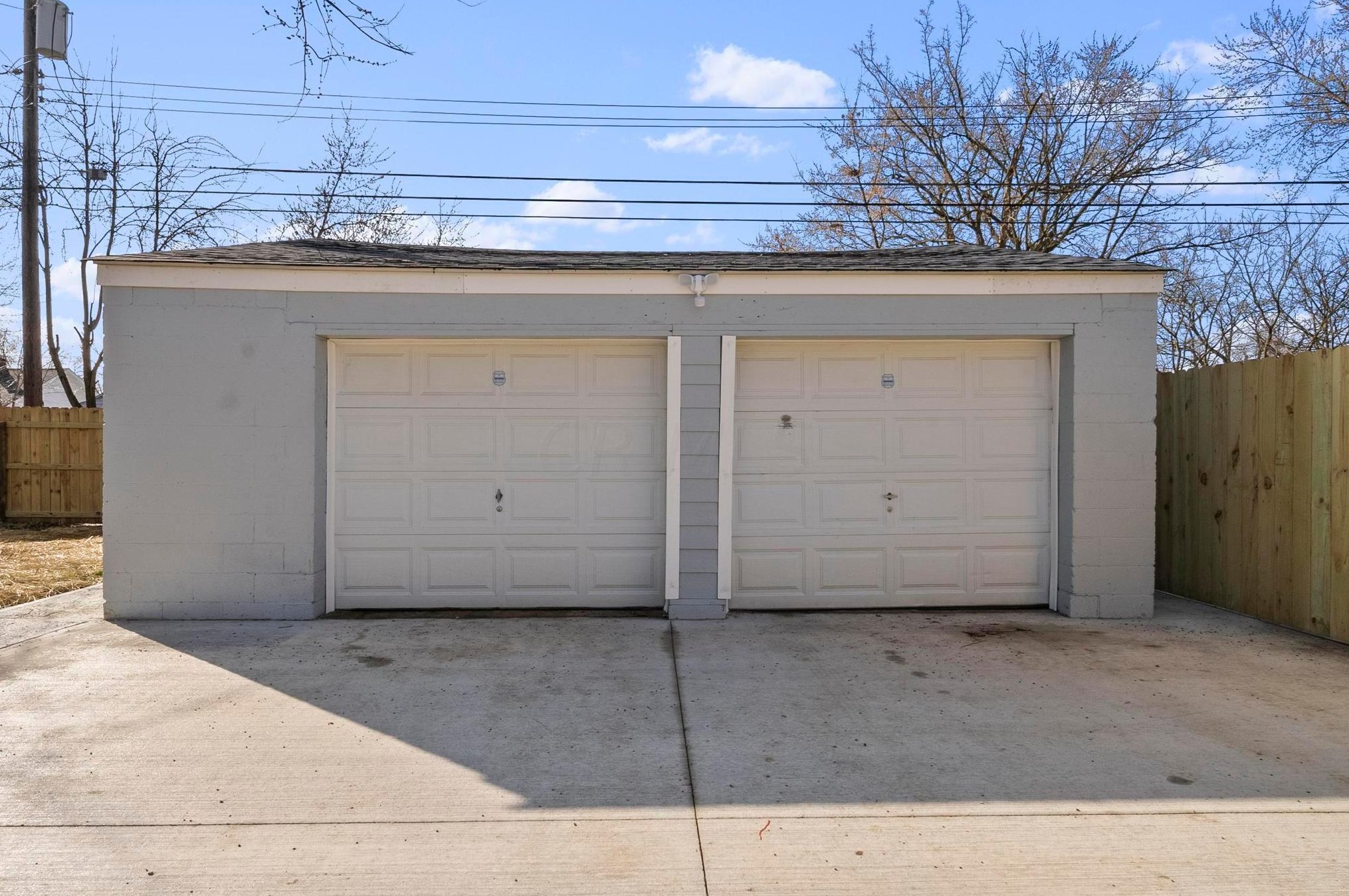 2023 Ferris Rd, Columbus OH  43224-2344 exterior