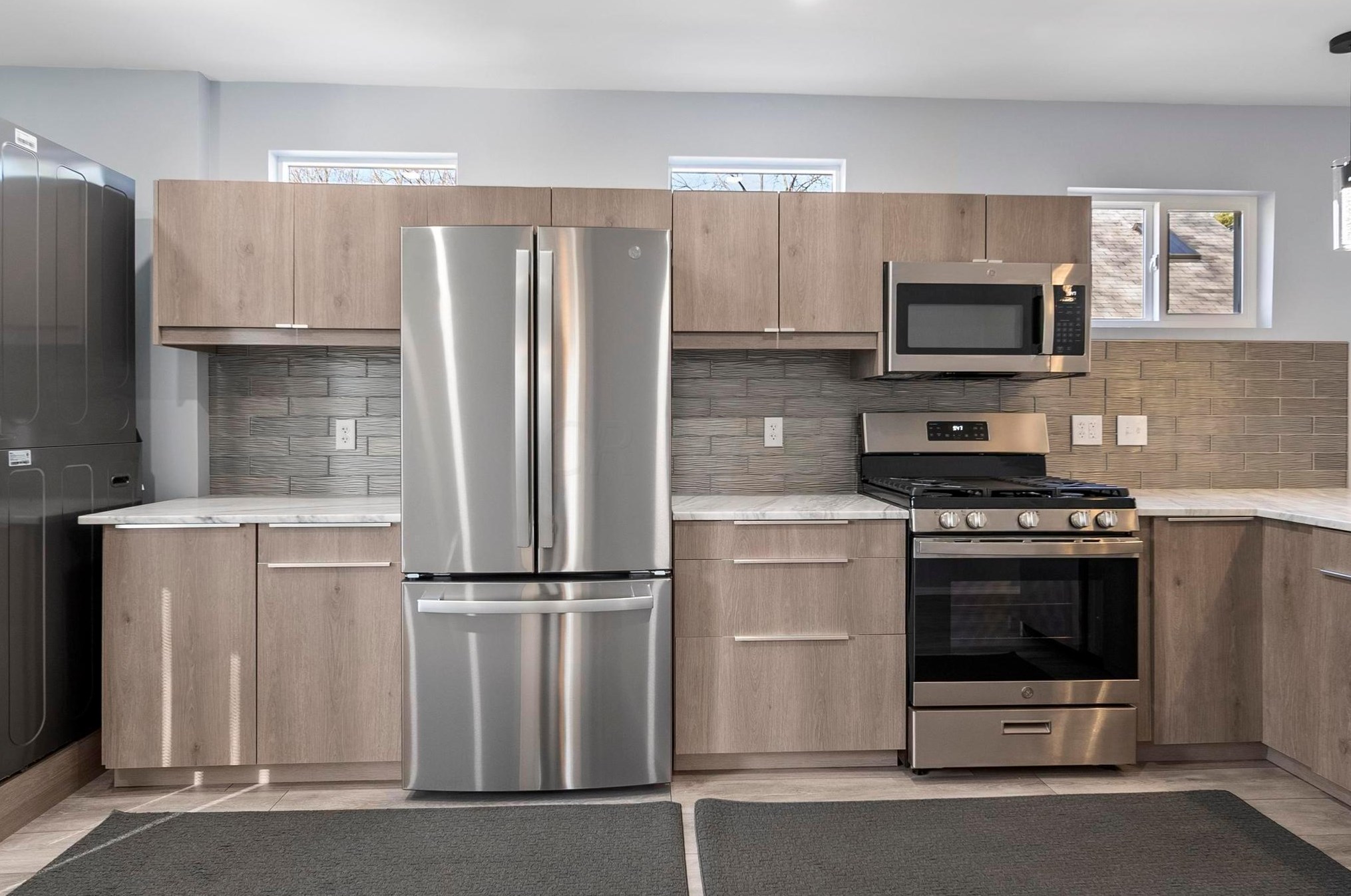 2023 Ferris Rd, Columbus OH  43224-2344 exterior