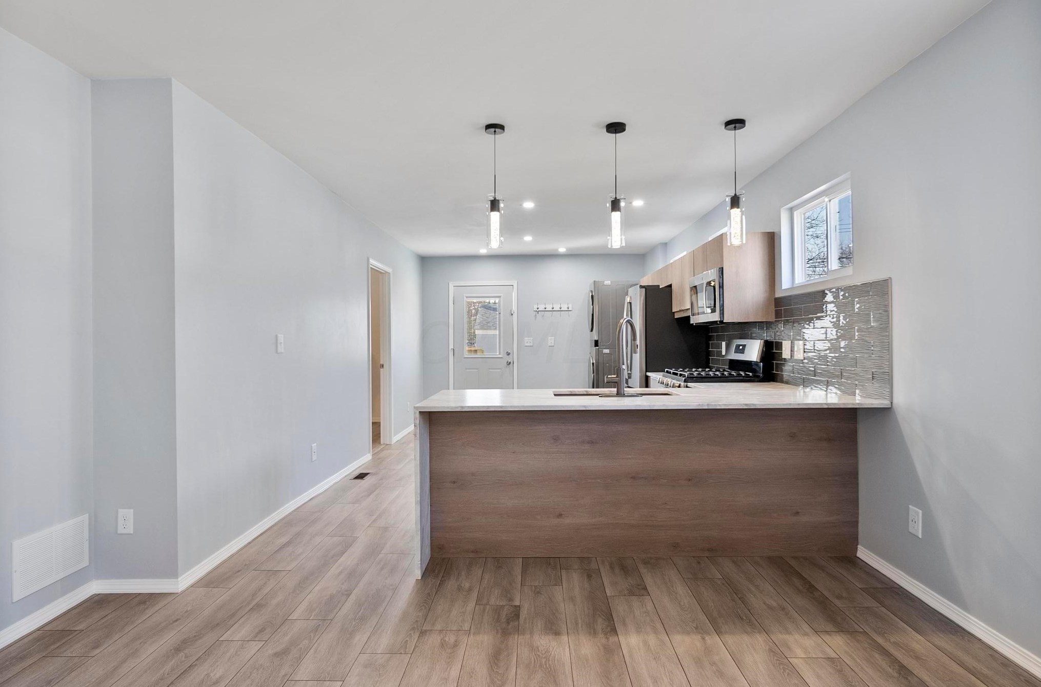 2023 Ferris Rd, Columbus OH  43224-2344 exterior