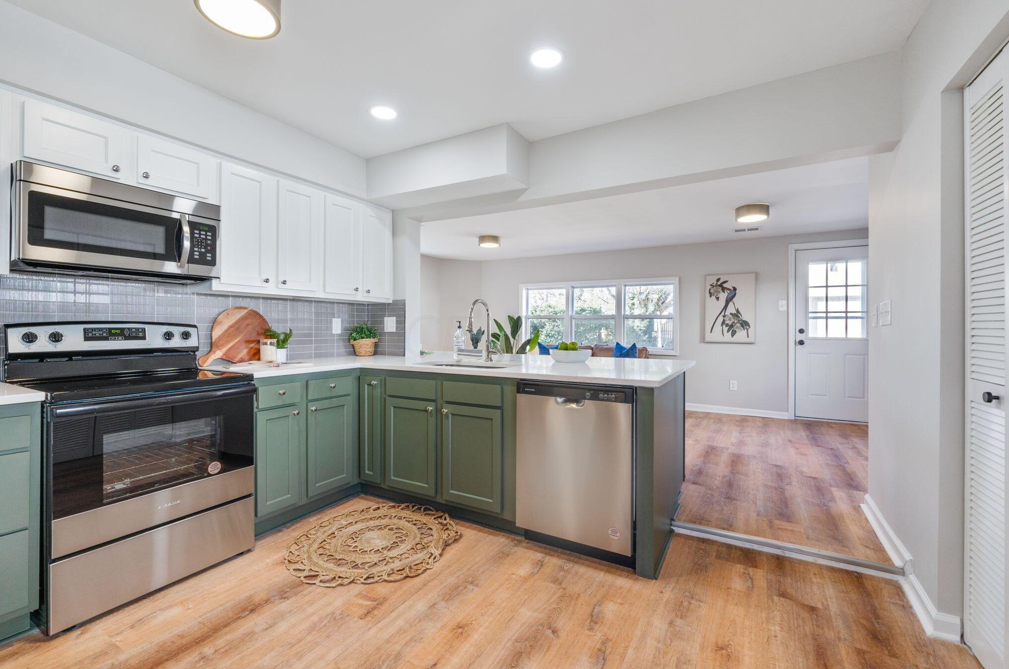 189 Gould Rd, Columbus OH  43209-1549 exterior