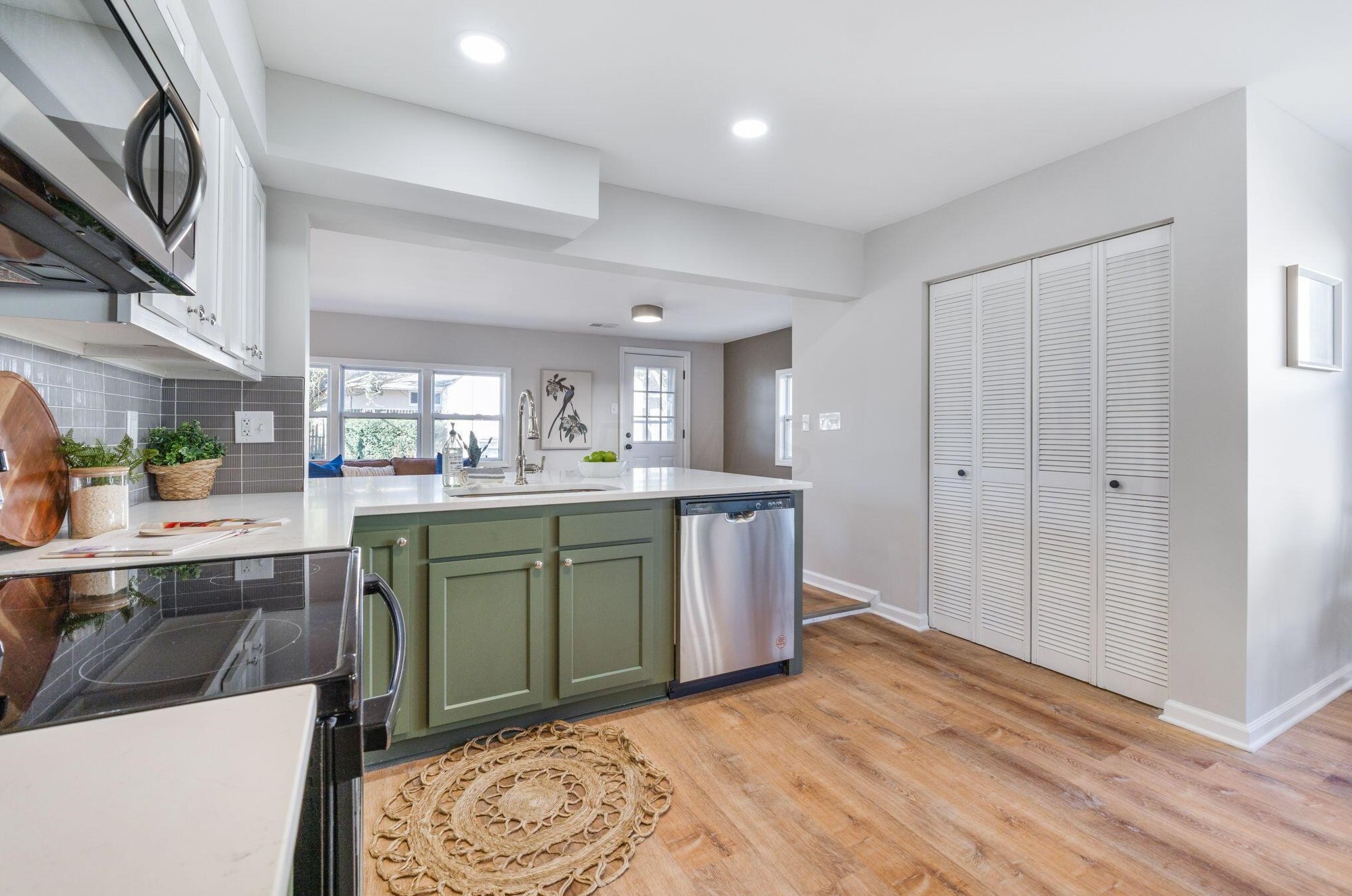 189 Gould Rd, Columbus OH  43209-1549 exterior