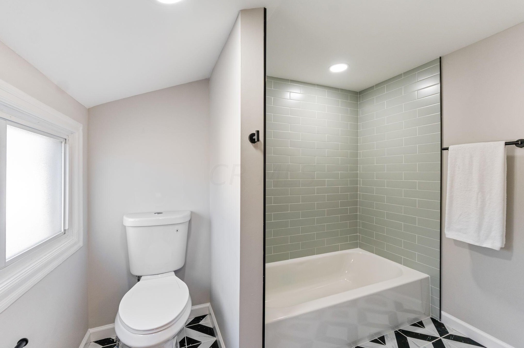 189 Gould Rd, Columbus OH  43209-1549 exterior