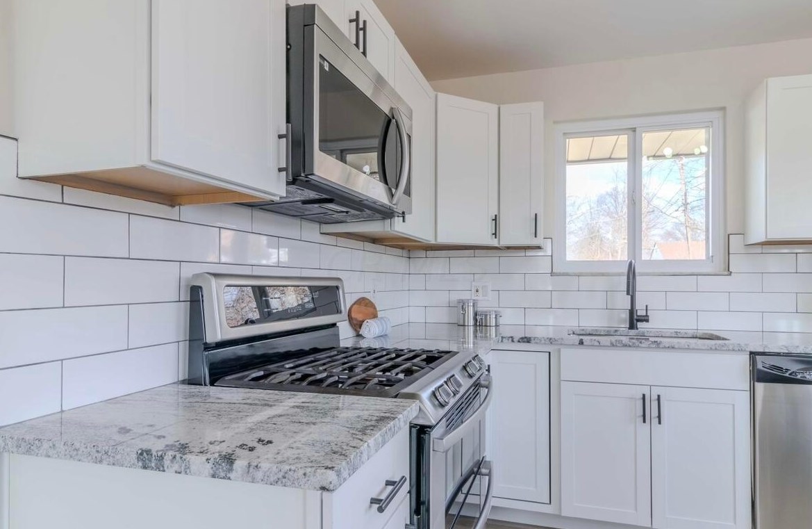 3750 Dort Pl, Columbus OH  43227-2022 exterior