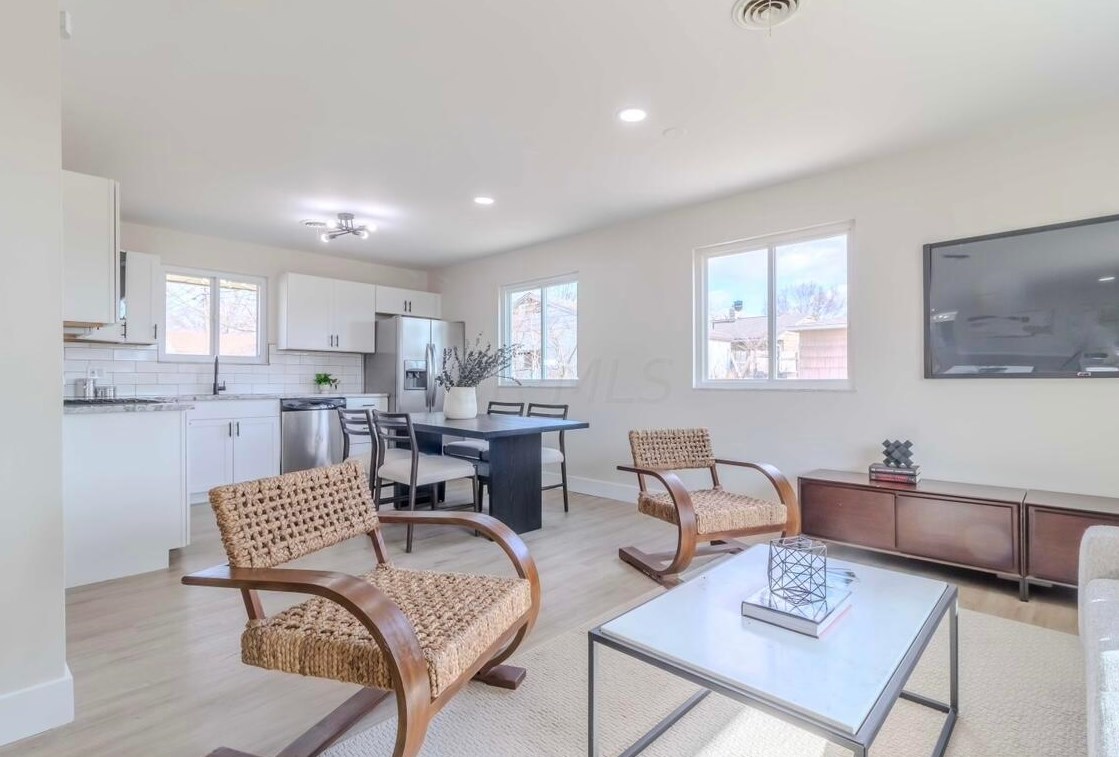 3750 Dort Pl, Columbus OH  43227-2022 exterior