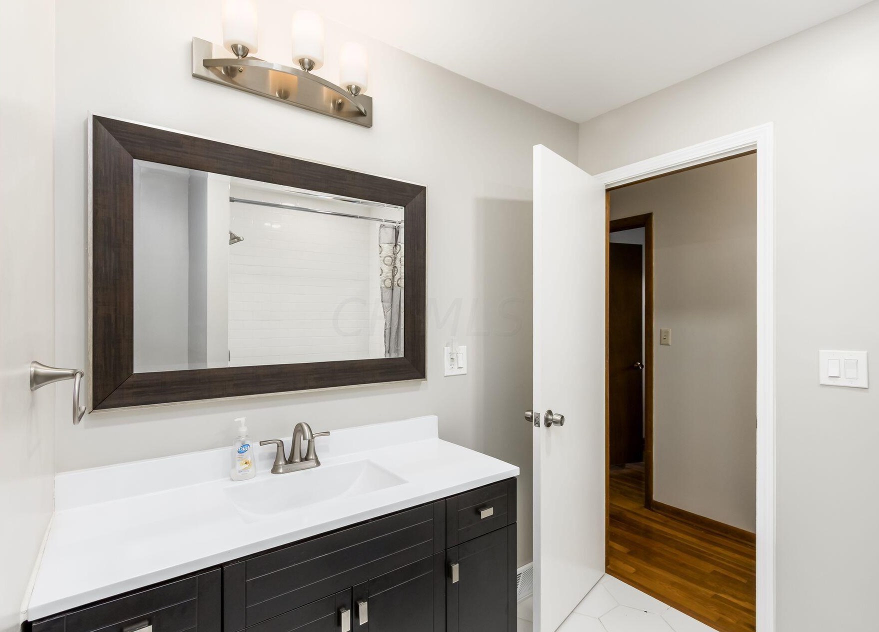 521 Heatherhill Rd, Columbus OH  43213-2461 exterior